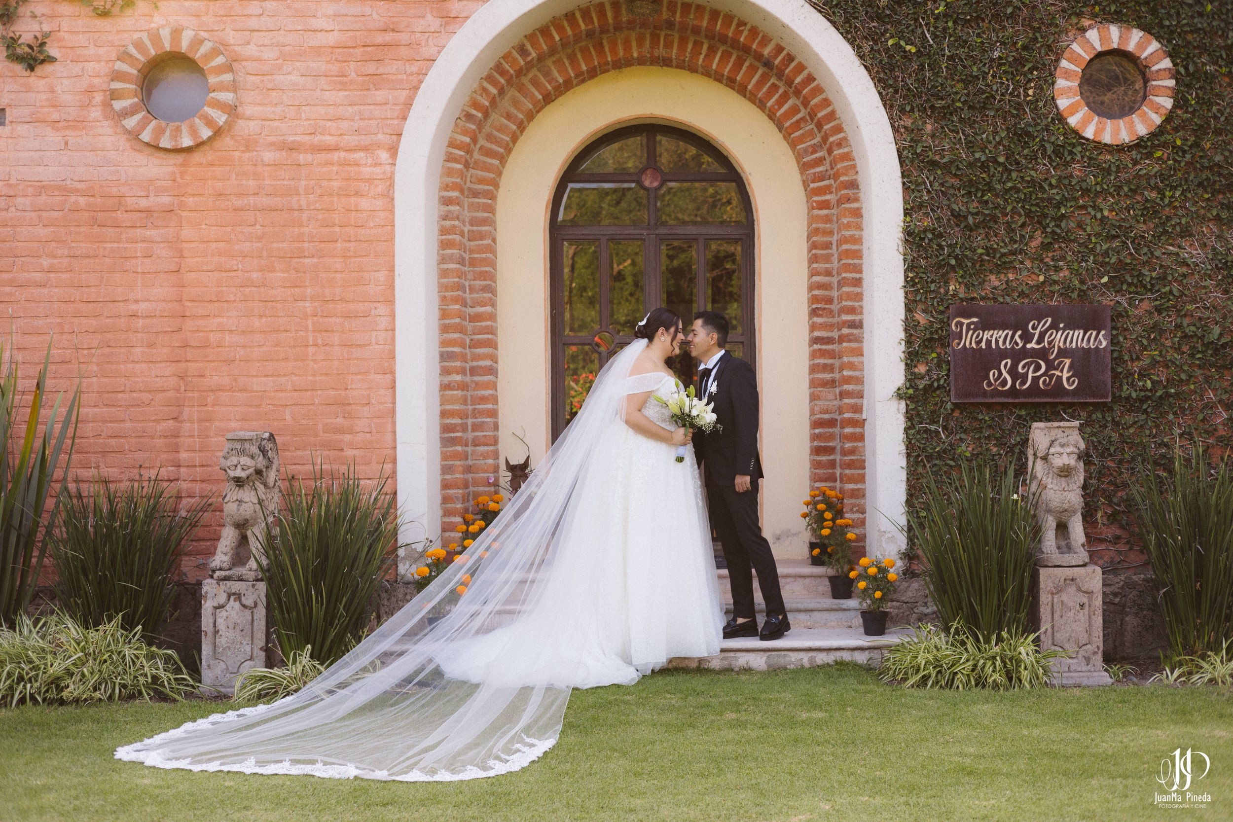 First Look+Hacienda Magdalena-12.jpg
