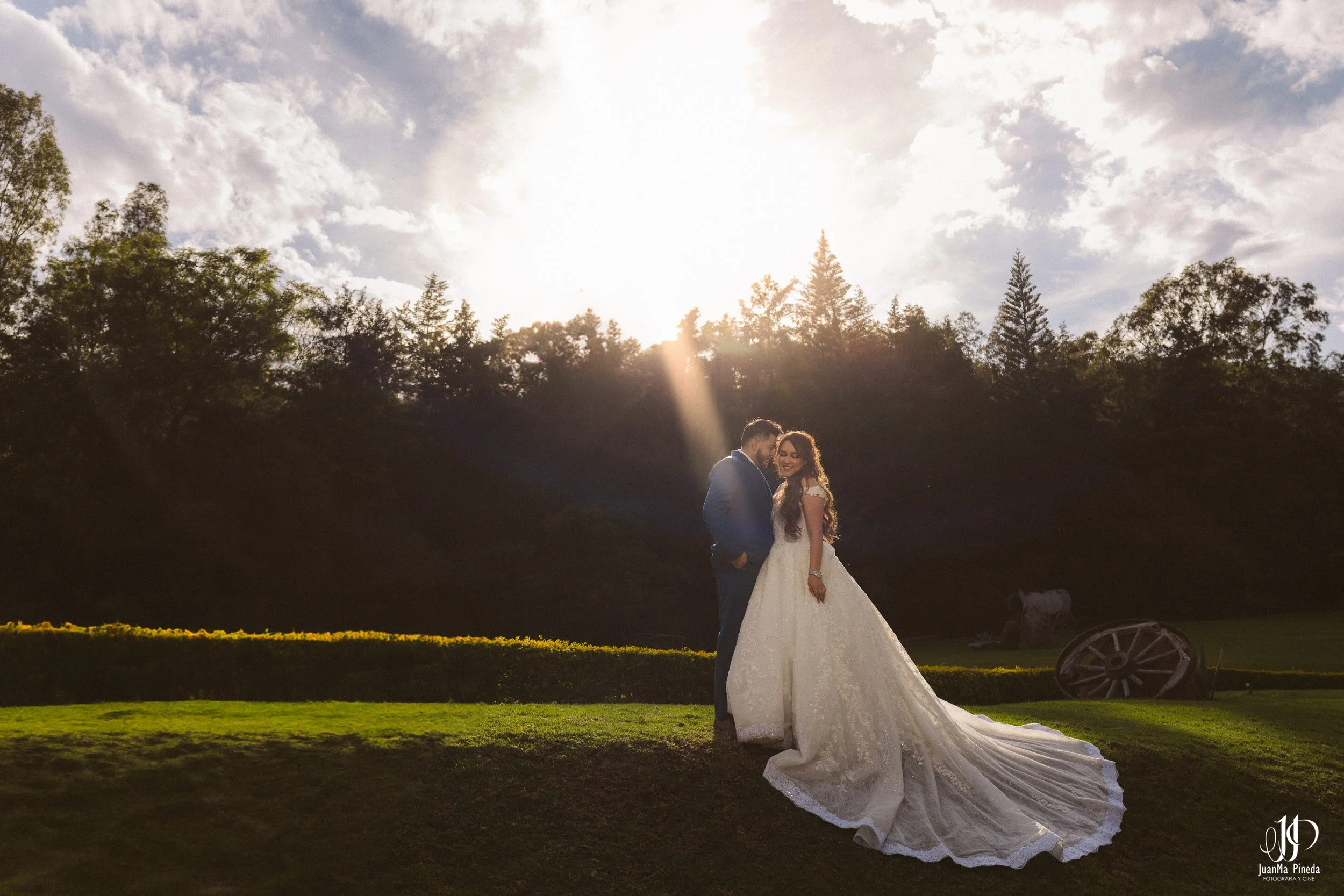 Trash+Dress+Hacienda+Cerro+Viejo-1.jpg