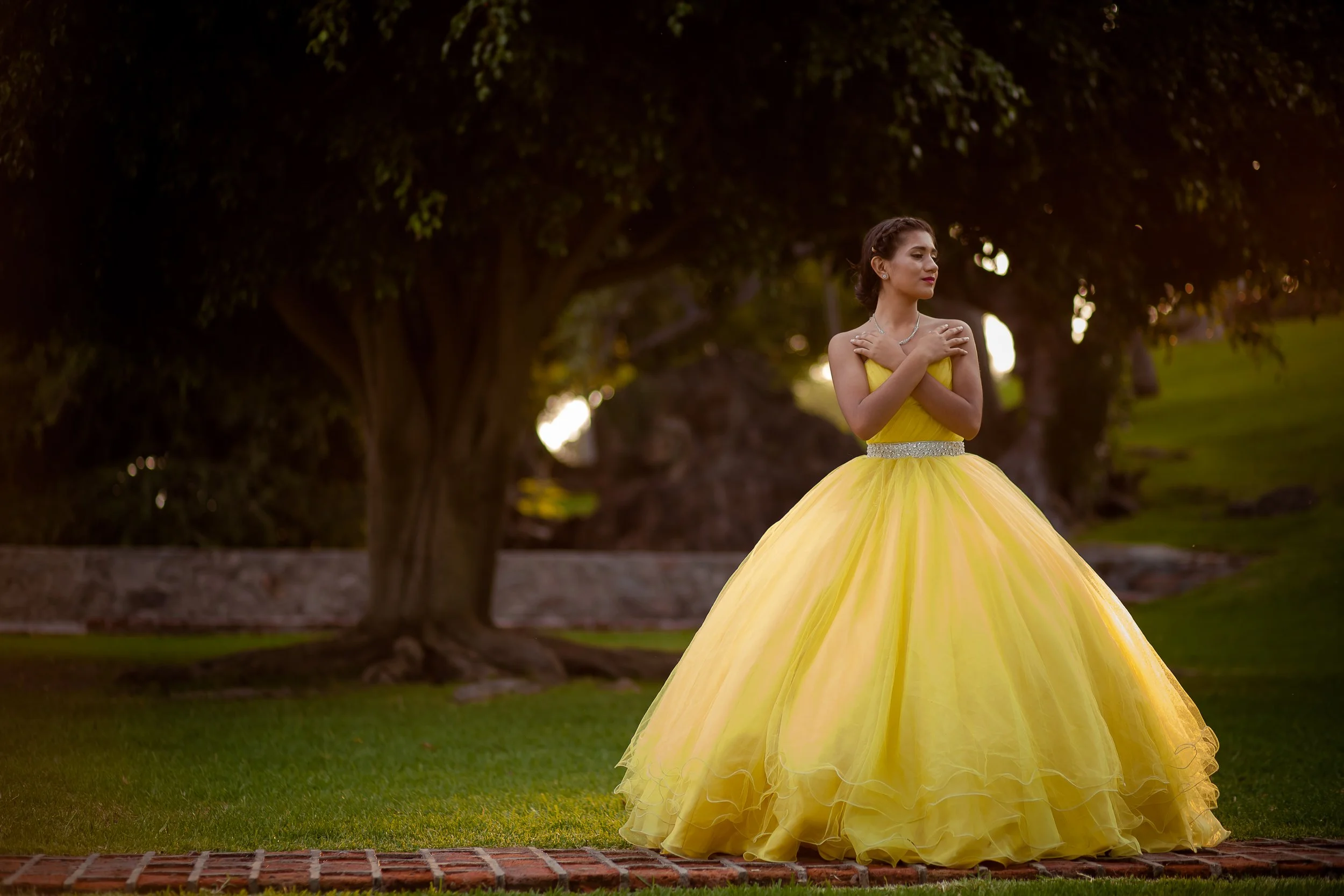 Sesión Fotográfica Formal de Quinceañera en Hotel Villa Montecarlo Chapala