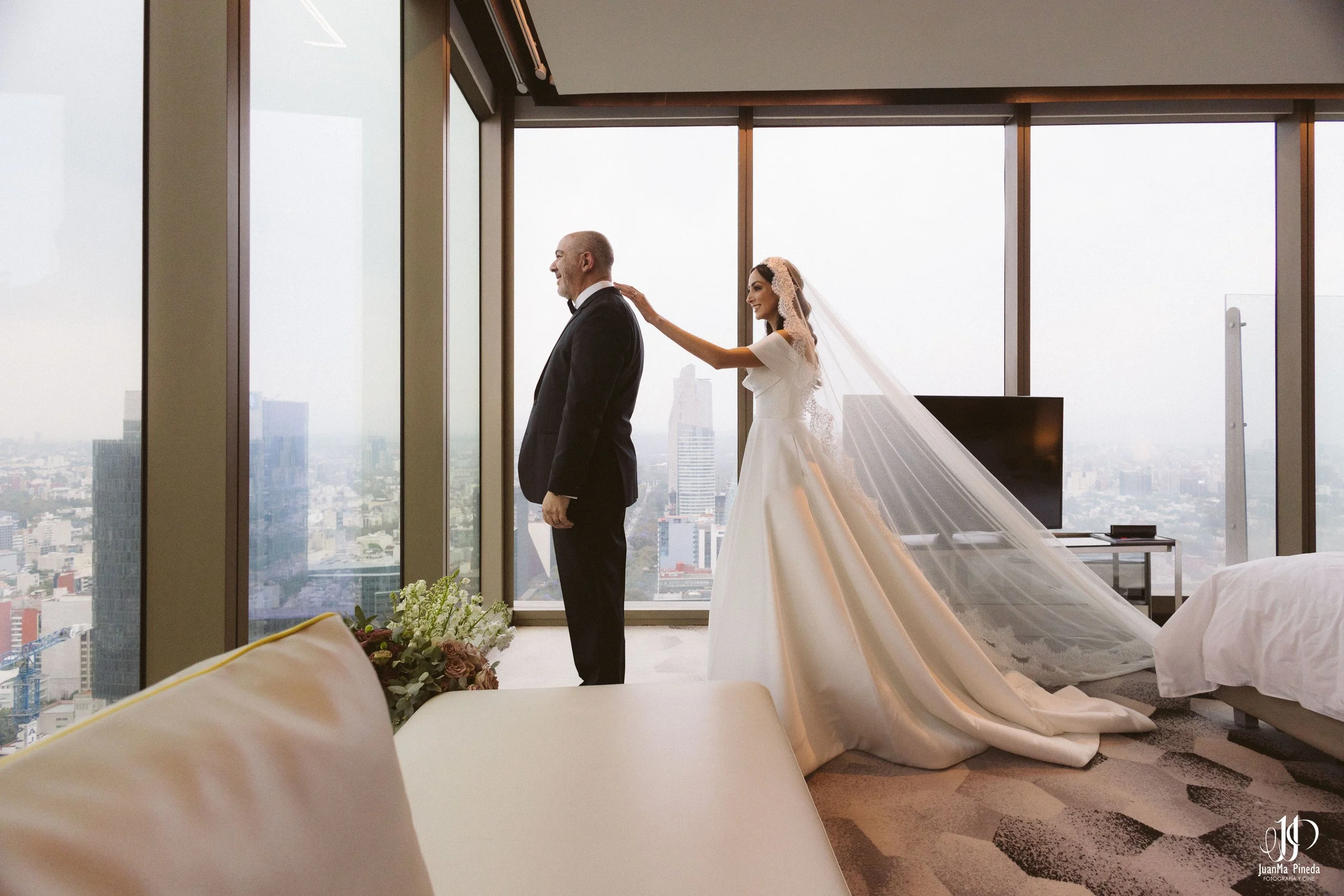 CDMX+Getting+Ready+Bride-48.jpg