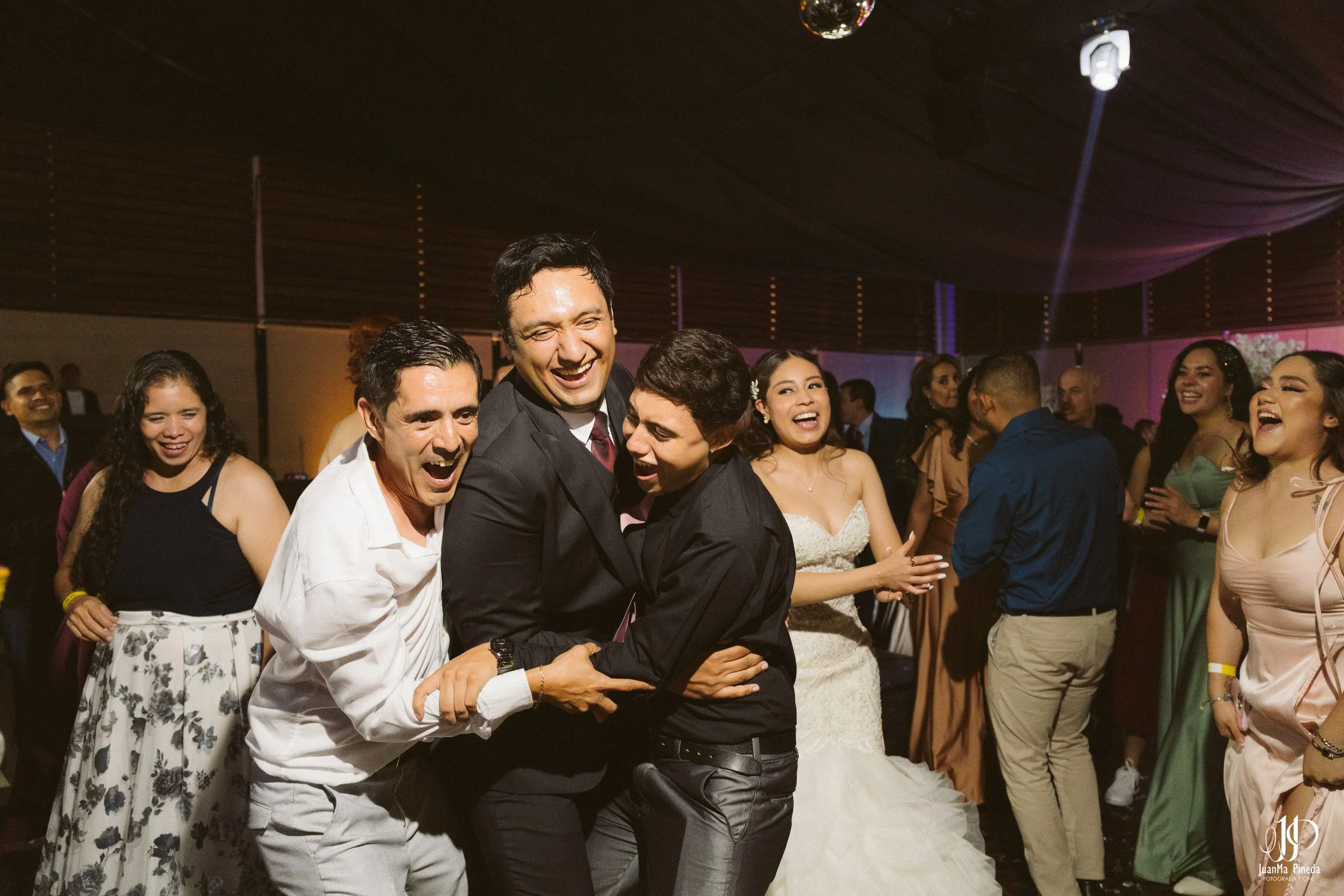 Fiesta+Fotografía+Bodas-11.jpg