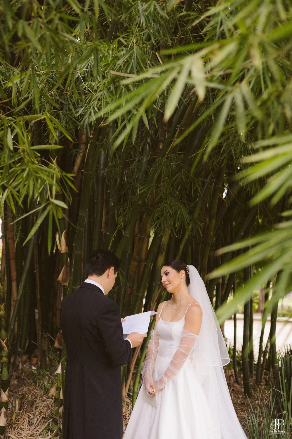 Fotografía de Promesa eterna en Arbolada: votos que unen un amor único en Atotonilco El Alto, Jalisco.