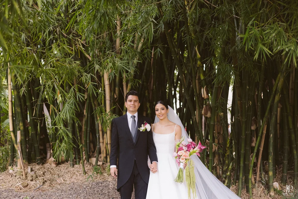 Eternizando el Amor: Sesión Formal de Novios en Arbolada - Jardín de Eventos, Atotonilco El Alto, Jalisco