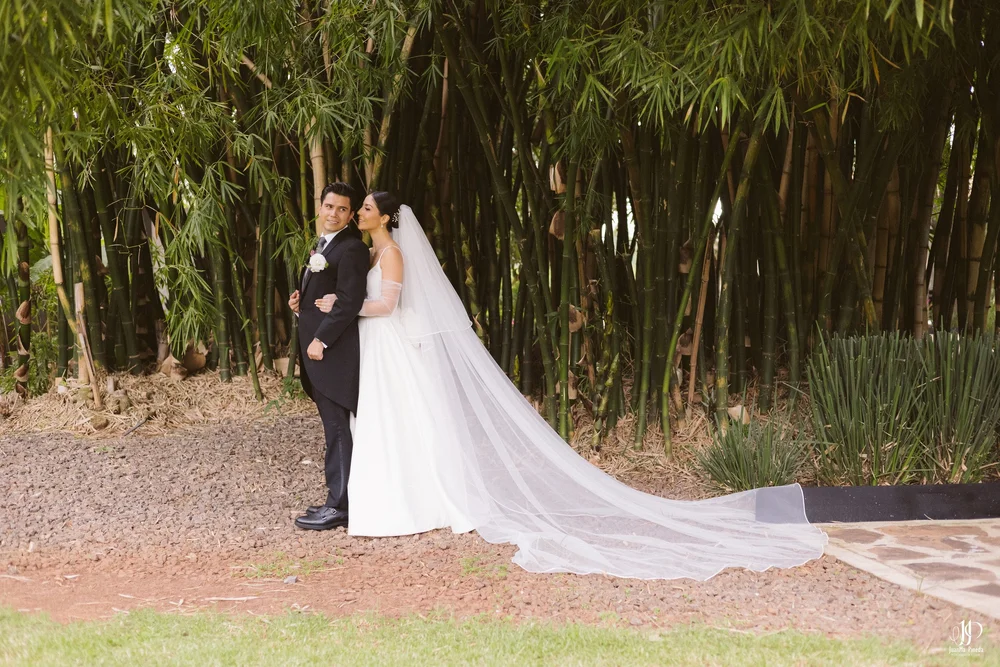 Eternizando el Amor: Sesión Formal de Novios en Arbolada - Jardín de Eventos, Atotonilco El Alto, Jalisco