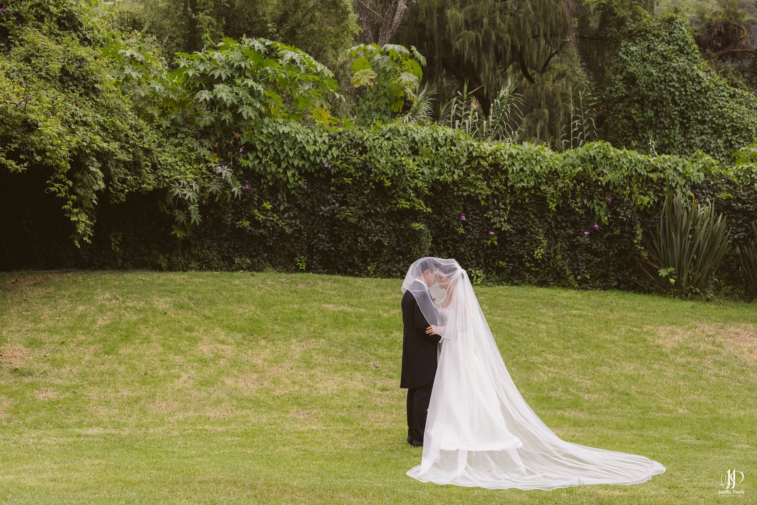 Eternizando el Amor: Sesión Formal de Novios en Arbolada - Jardín de Eventos, Atotonilco El Alto, Jalisco