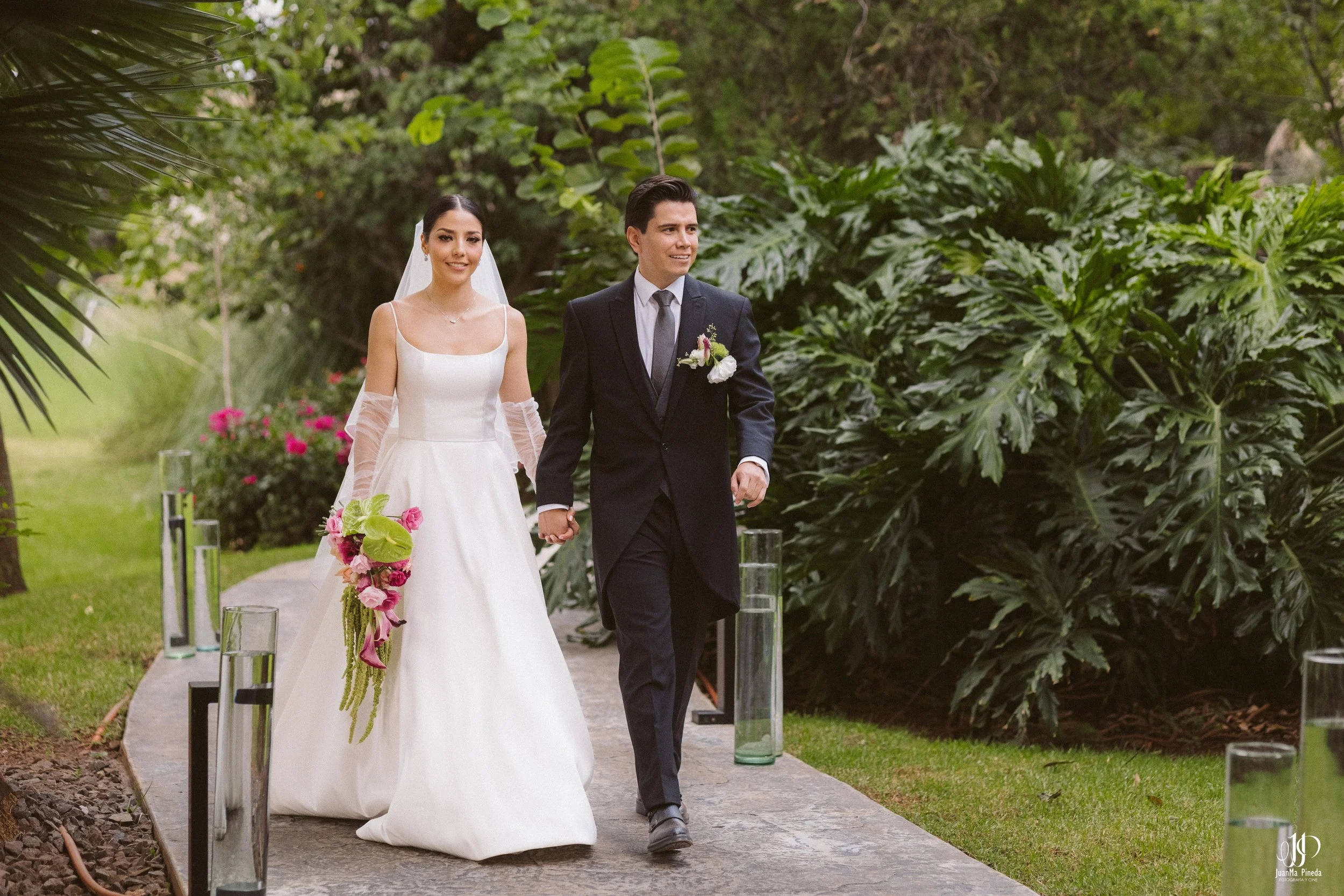 Eternizando el Amor: Sesión Formal de Novios en Arbolada - Jardín de Eventos, Atotonilco El Alto, Jalisco