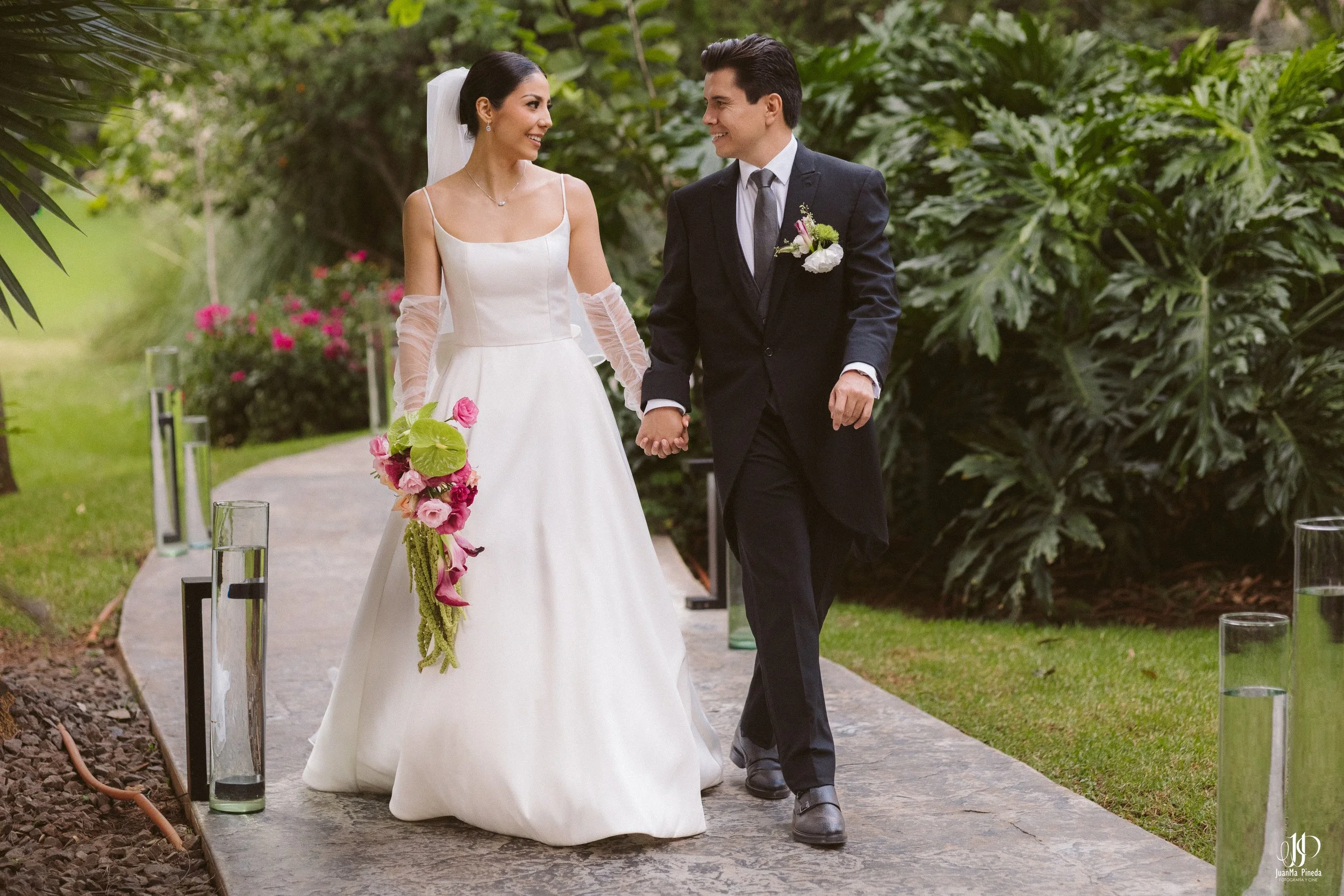 Eternizando el Amor: Sesión Formal de Novios en Arbolada - Jardín de Eventos, Atotonilco El Alto, Jalisco