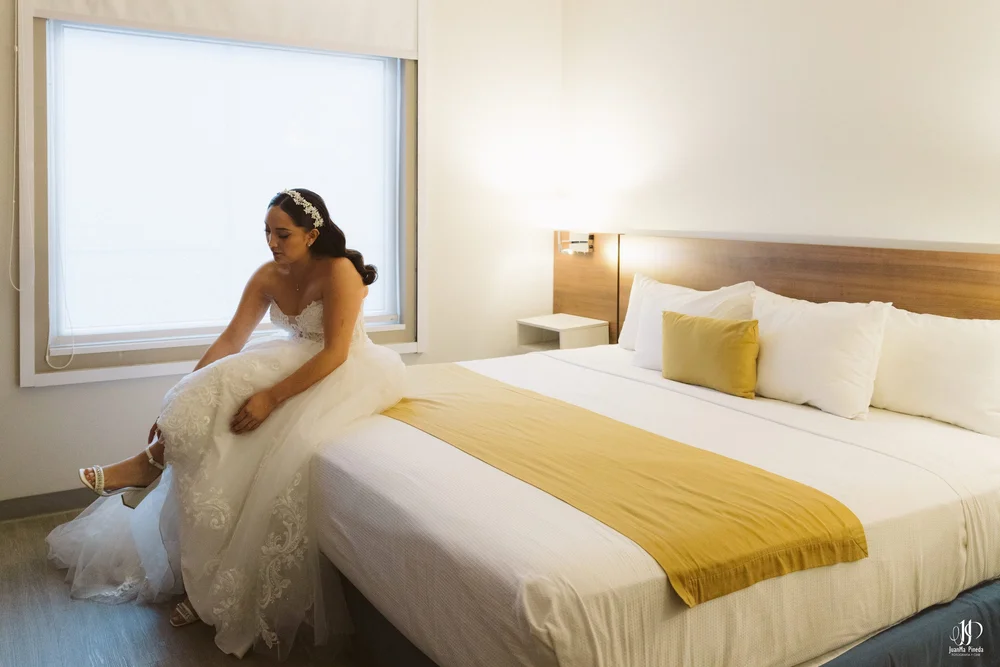 Momento Íntimo: La Magia del Getting Ready de la Novia en Microtel Inn &amp; Suites by Wyndham Guadalajara Sur