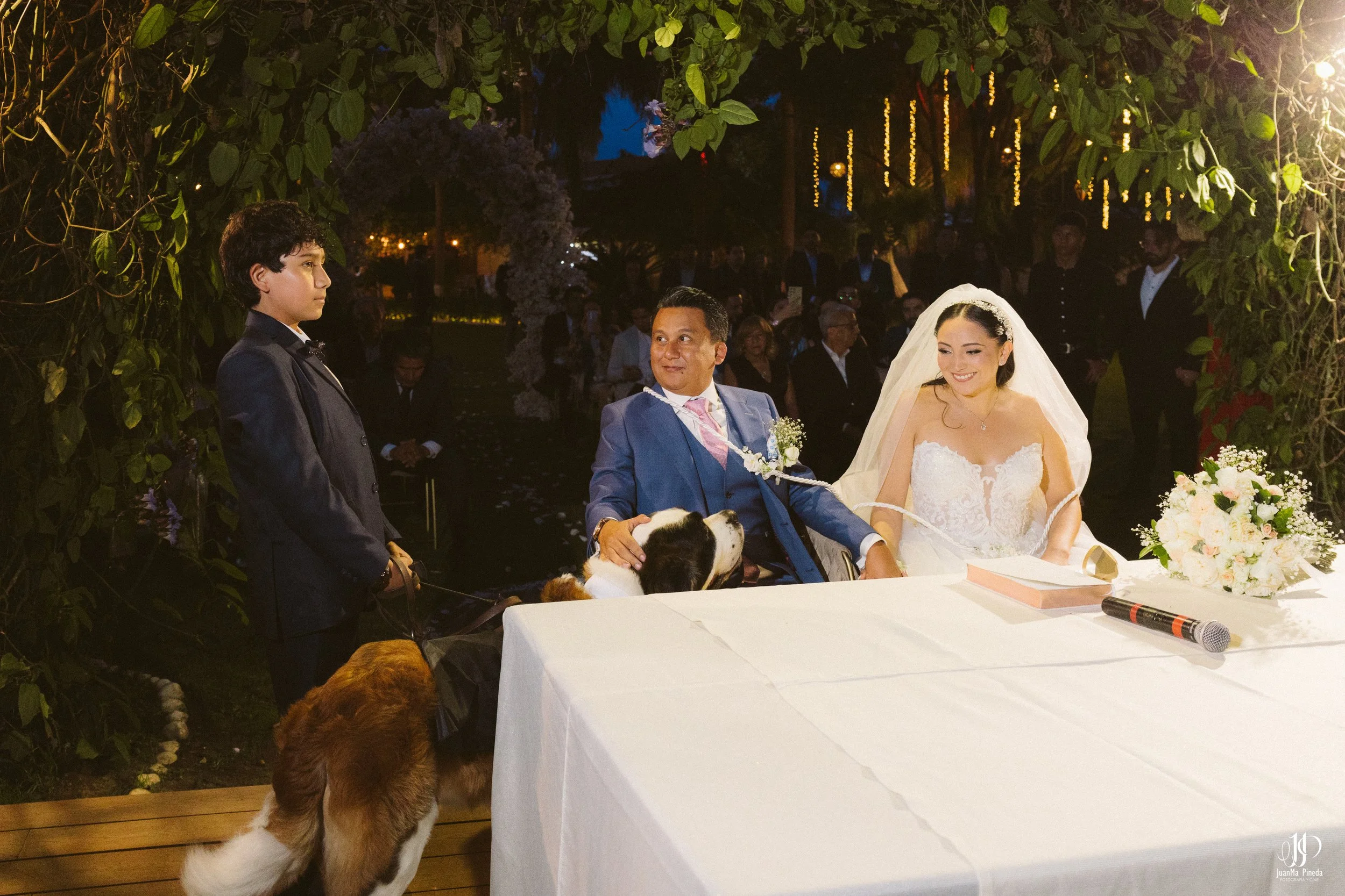 Un Vínculo Sagrado en Quinta Los Agapantos: Capturando la Esencia de Tu Ceremonia Religiosa en Guadalajara