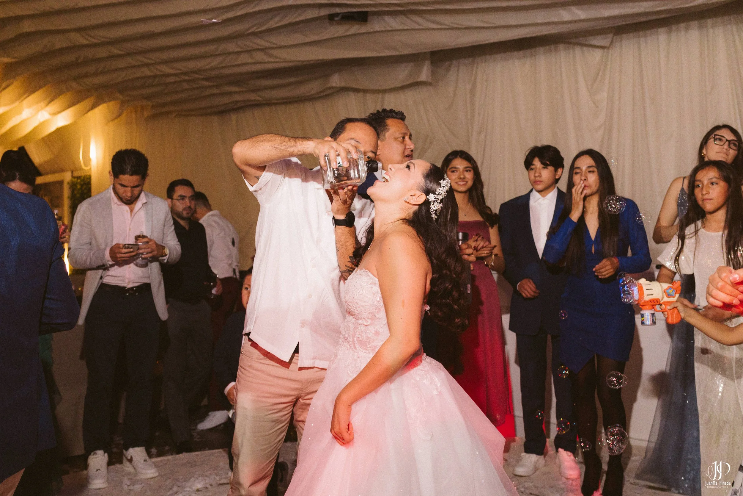 Un momento eterno: Celebrando el amor en la Recepción Social de Quinta Los Agapantos, Guadalajara.
