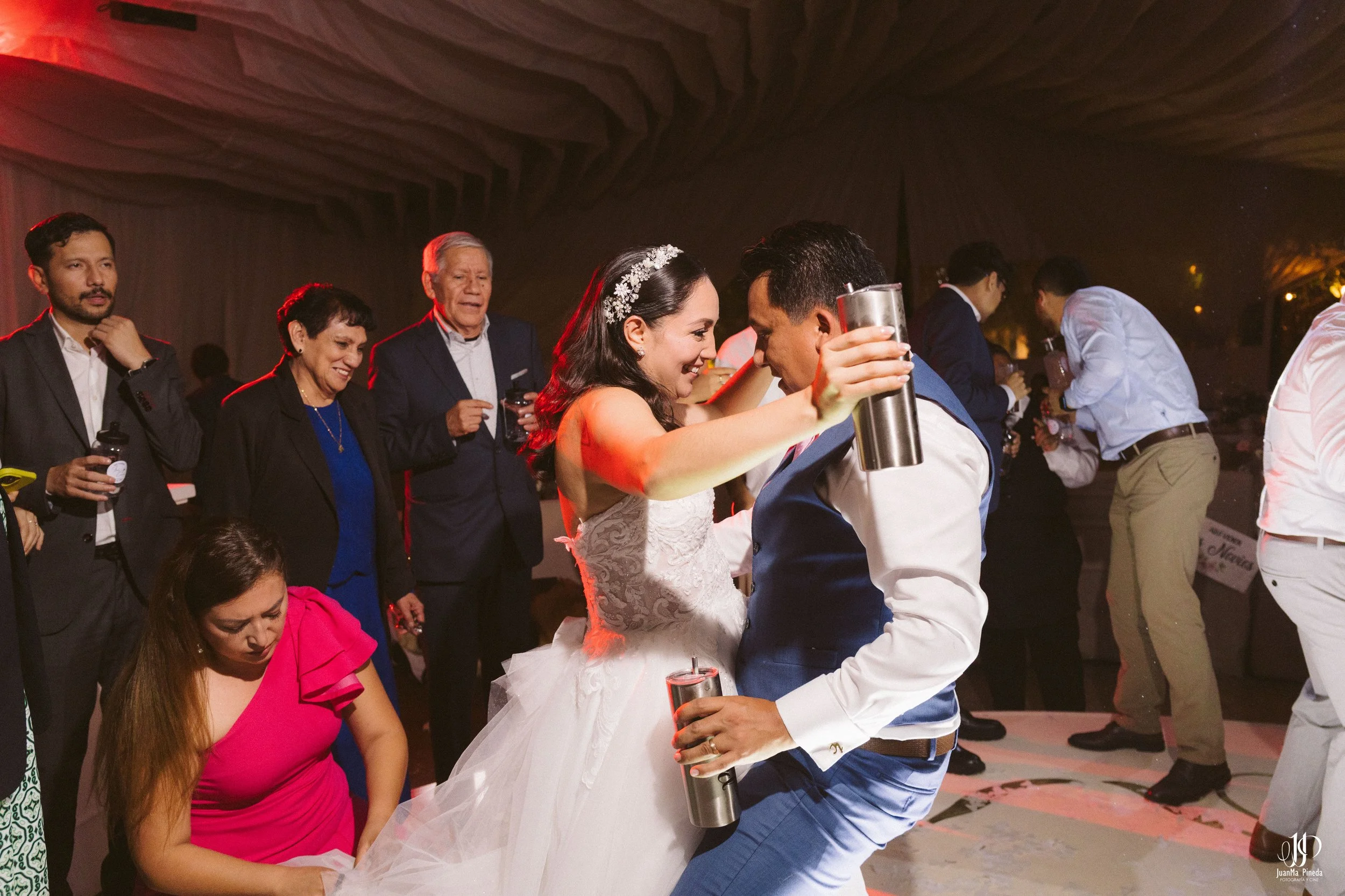 Un momento eterno: Celebrando el amor en la Recepción Social de Quinta Los Agapantos, Guadalajara.