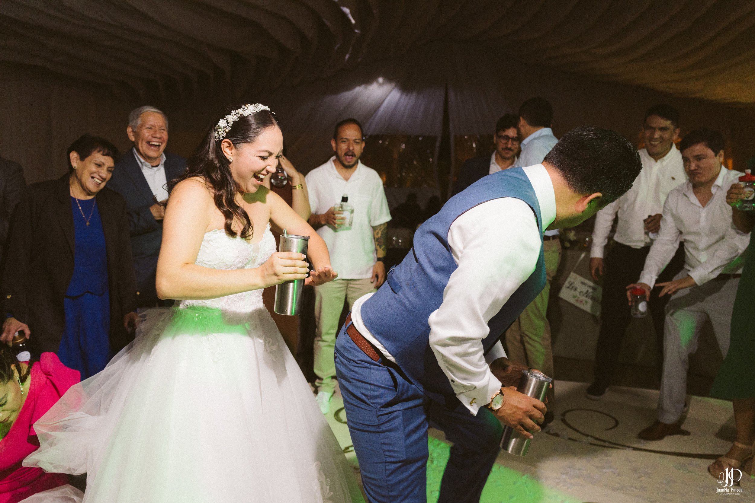 Un momento eterno: Celebrando el amor en la Recepción Social de Quinta Los Agapantos, Guadalajara.