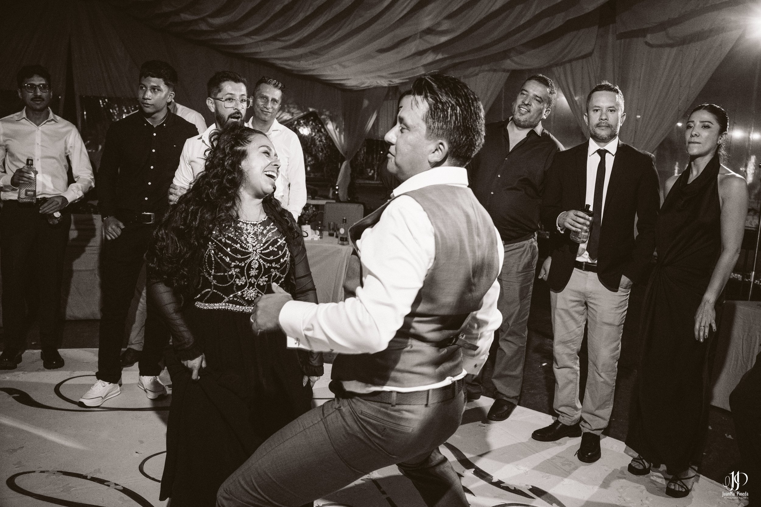Un momento eterno: Celebrando el amor en la Recepción Social de Quinta Los Agapantos, Guadalajara.