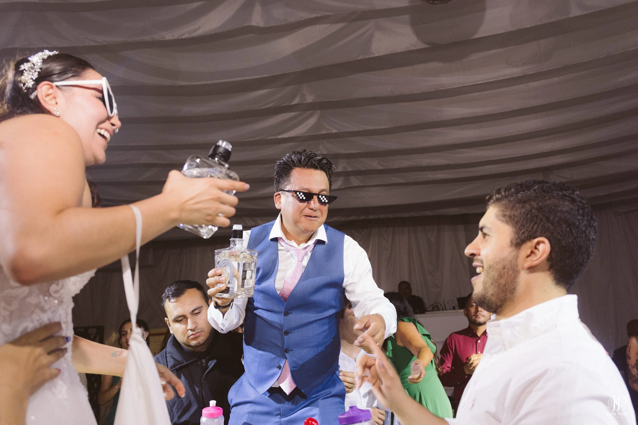 Un momento eterno: Celebrando el amor en la Recepción Social de Quinta Los Agapantos, Guadalajara.