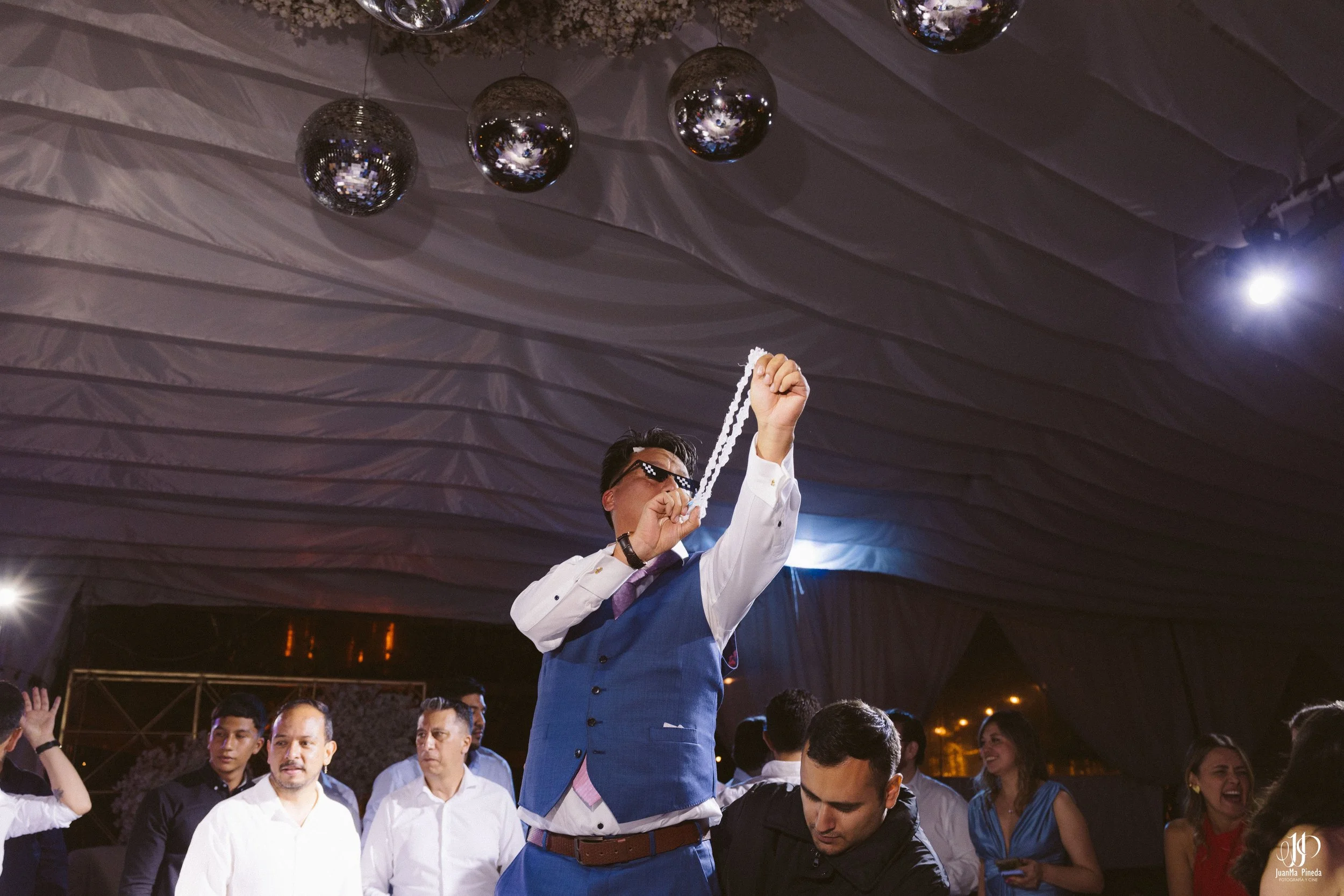 Un momento eterno: Celebrando el amor en la Recepción Social de Quinta Los Agapantos, Guadalajara.