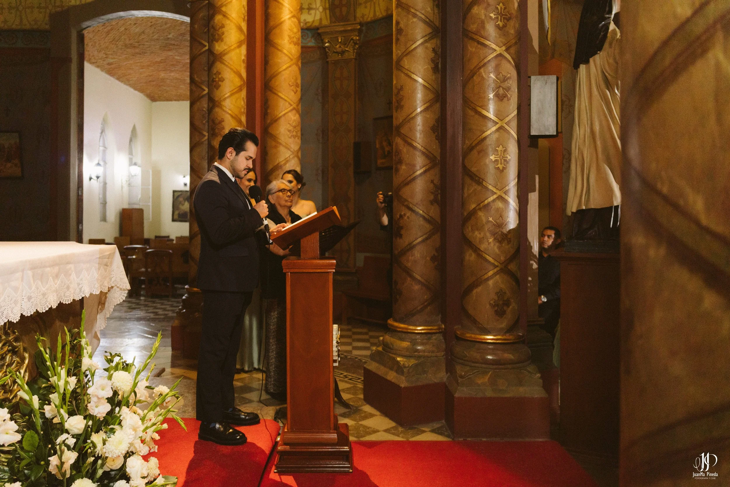 Ceremonia Religiosa en la Capilla del Calvario: Momentos Eternos en Bodas Destino en Atotonilco El Alto, Jalisco