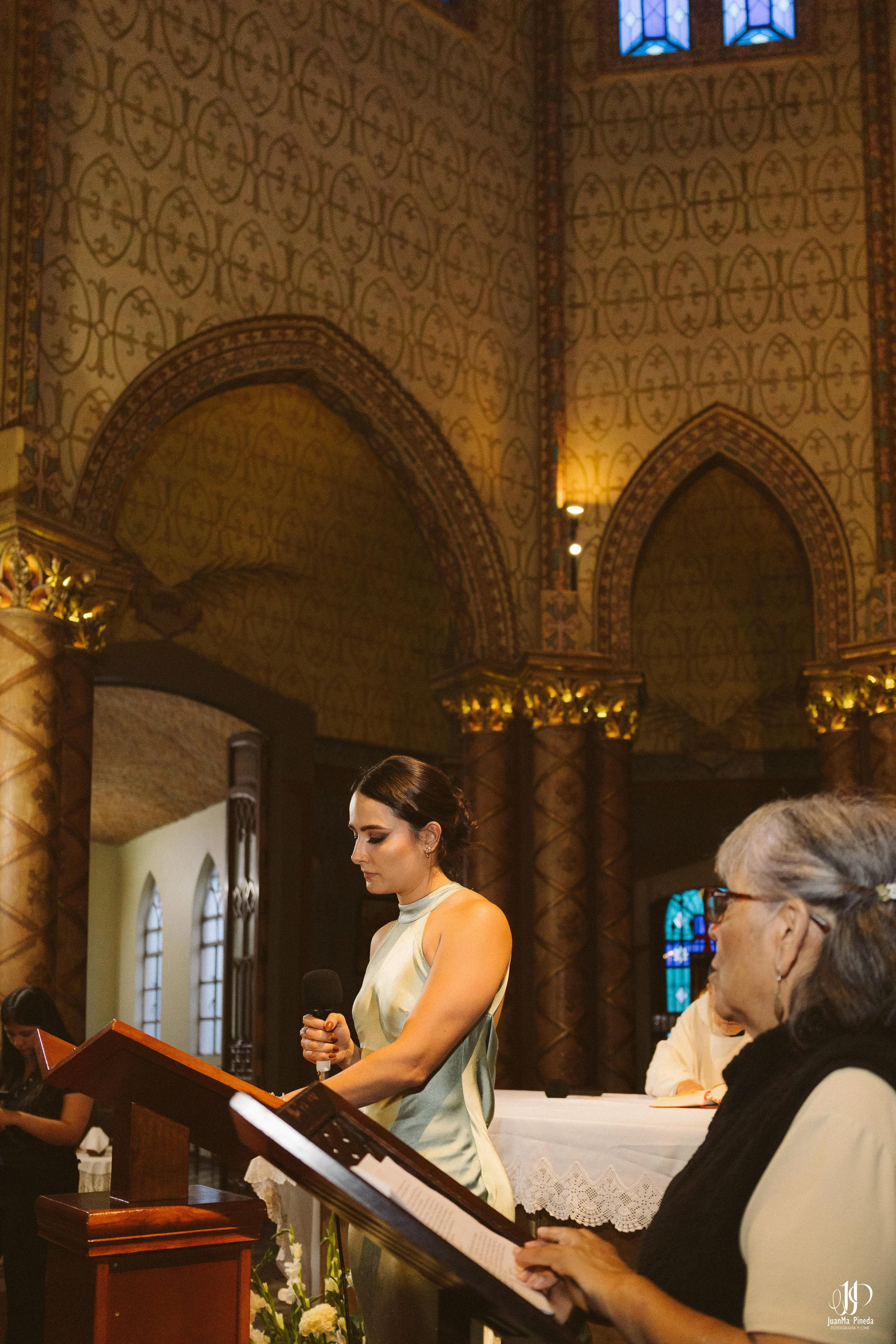 Ceremonia Religiosa en la Capilla del Calvario: Momentos Eternos en Bodas Destino en Atotonilco El Alto, Jalisco