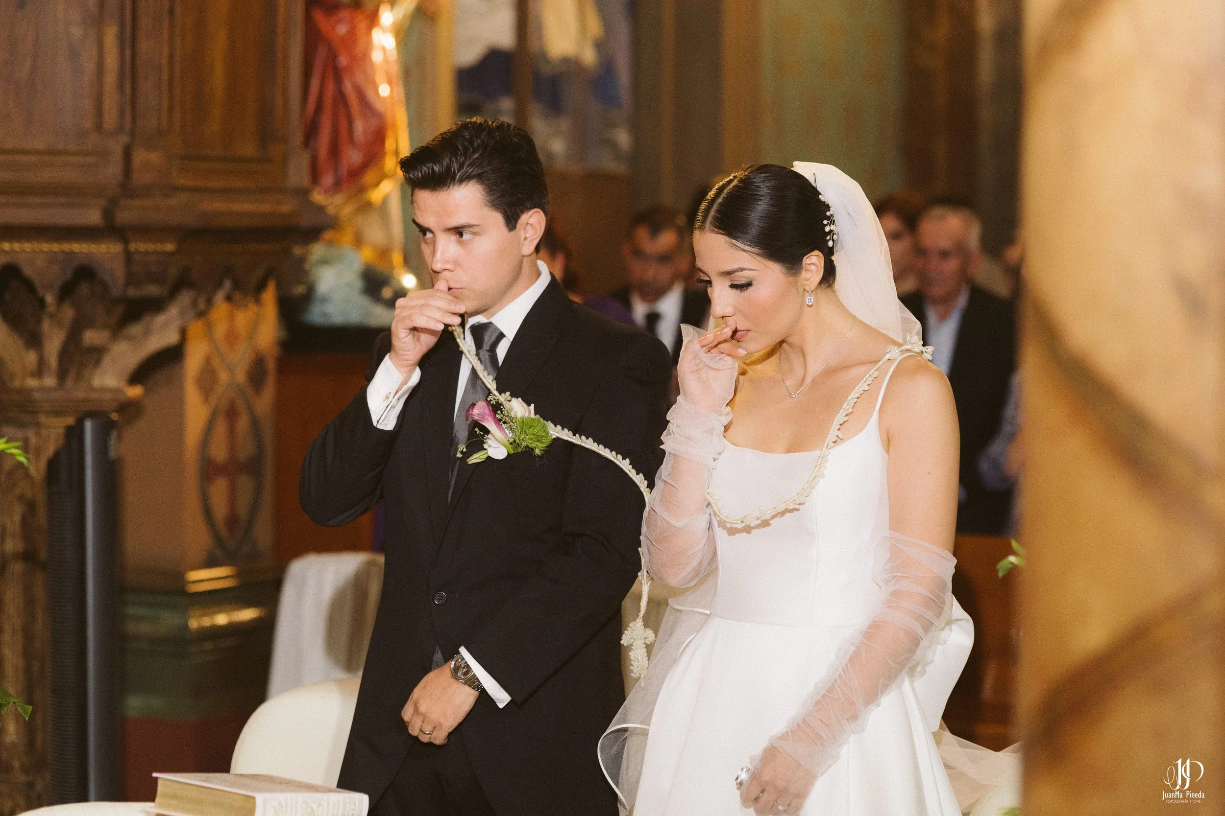 Ceremonia Religiosa en la Capilla del Calvario: Momentos Eternos en Bodas Destino en Atotonilco El Alto, Jalisco