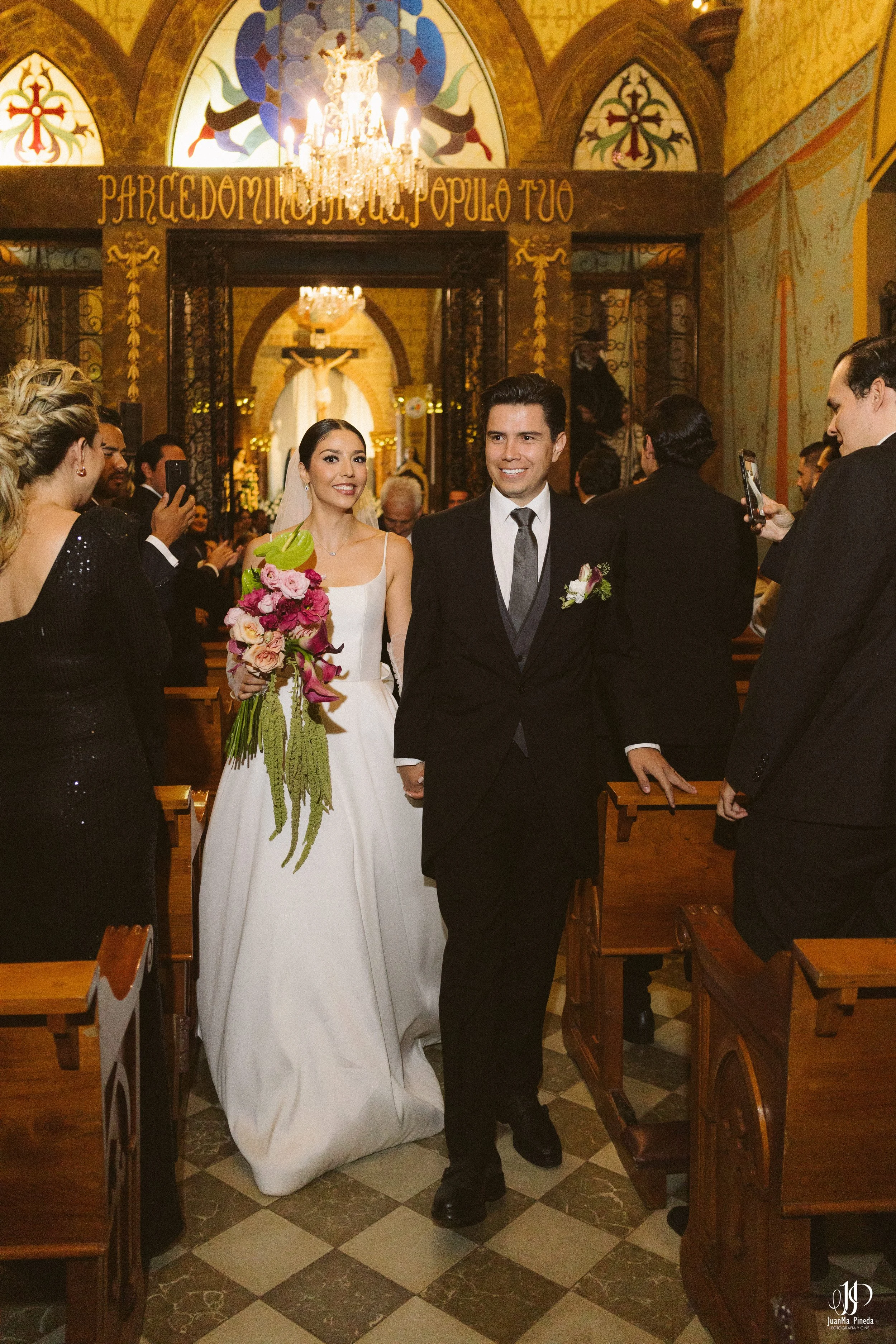 Ceremonia Religiosa en la Capilla del Calvario: Momentos Eternos en Bodas Destino en Atotonilco El Alto, Jalisco