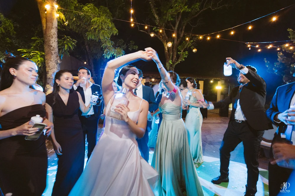 Recepción Social en Arbolada - Jardín de Eventos | Bodas Destino en Atotonilco El Grande, Jalisco