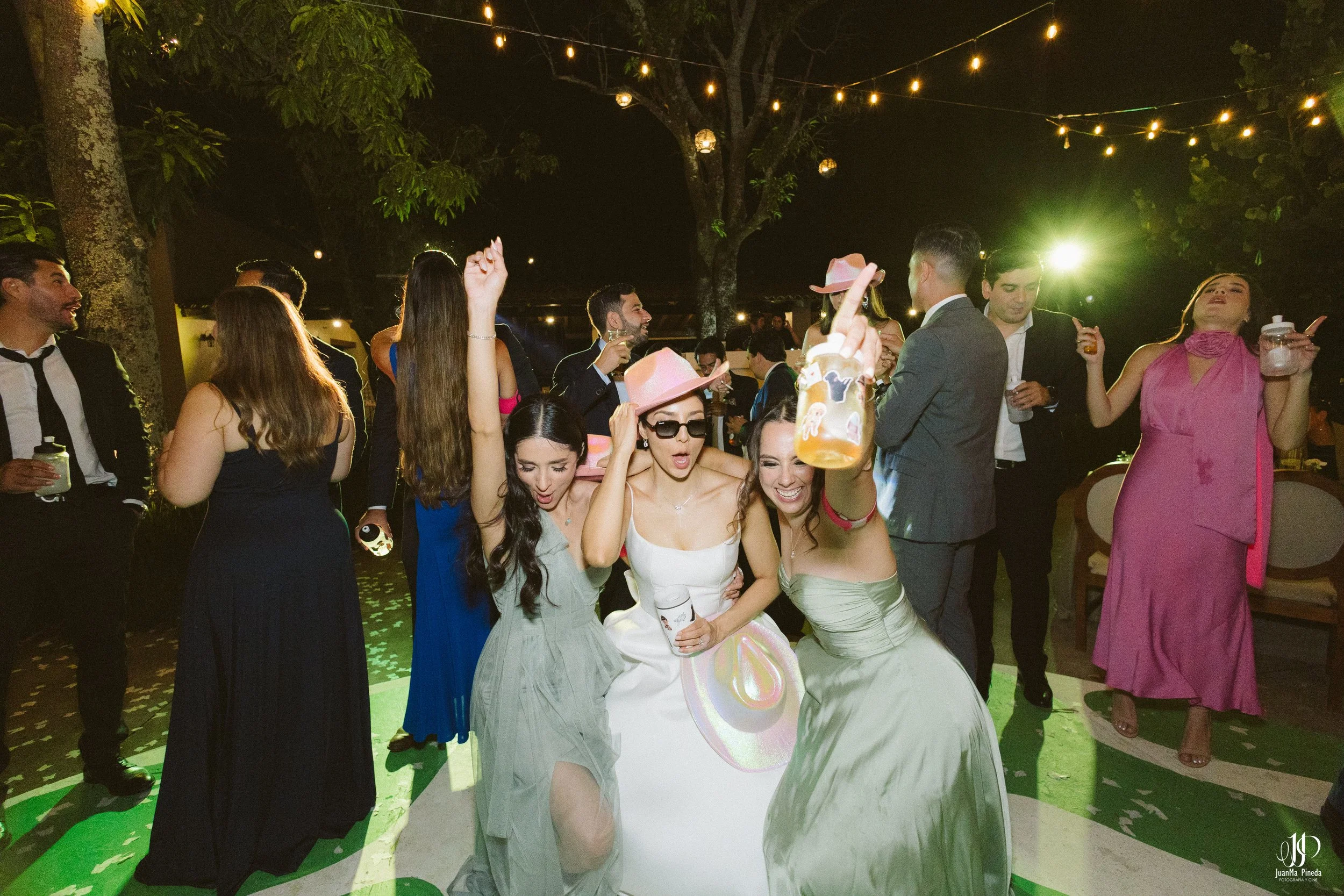 Recepción Social en Arbolada - Jardín de Eventos | Bodas Destino en Atotonilco El Grande, Jalisco