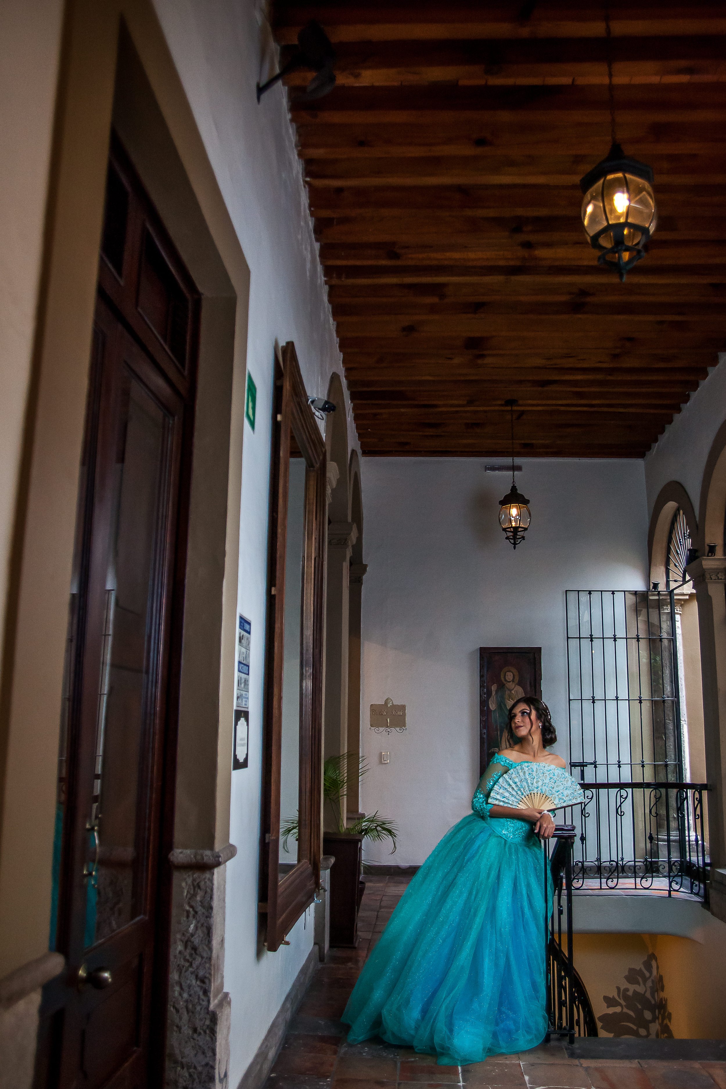 Elegancia Inolvidable: Sesión de Fotos Formales de Quinceañera en Casa Pedro Loza, Guadalajara