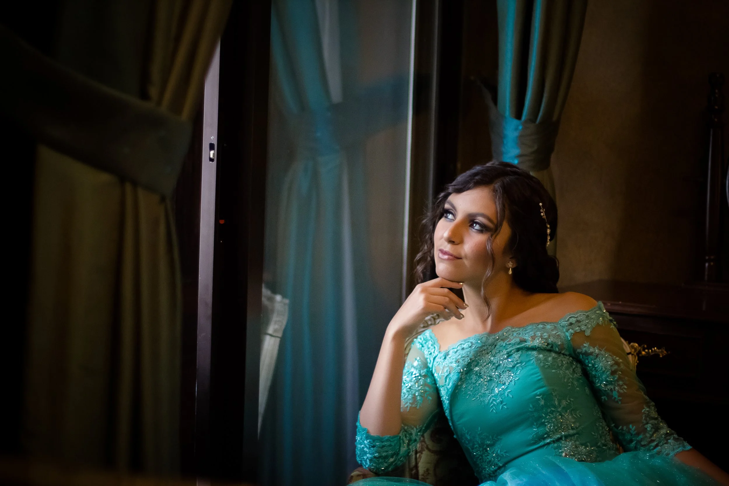 Elegancia Inolvidable: Sesión de Fotos Formales de Quinceañera en Casa Pedro Loza, Guadalajara