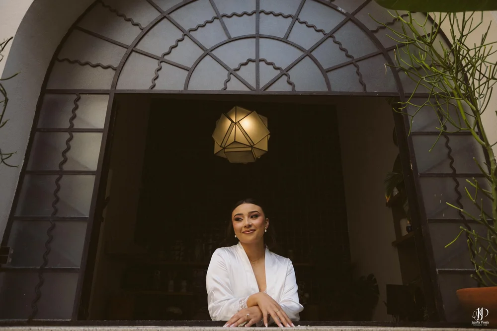 Un Amor Eterno entre la Grandeza del Templo Expiatorio y la Elegancia de Hacienda Concepción Eventos