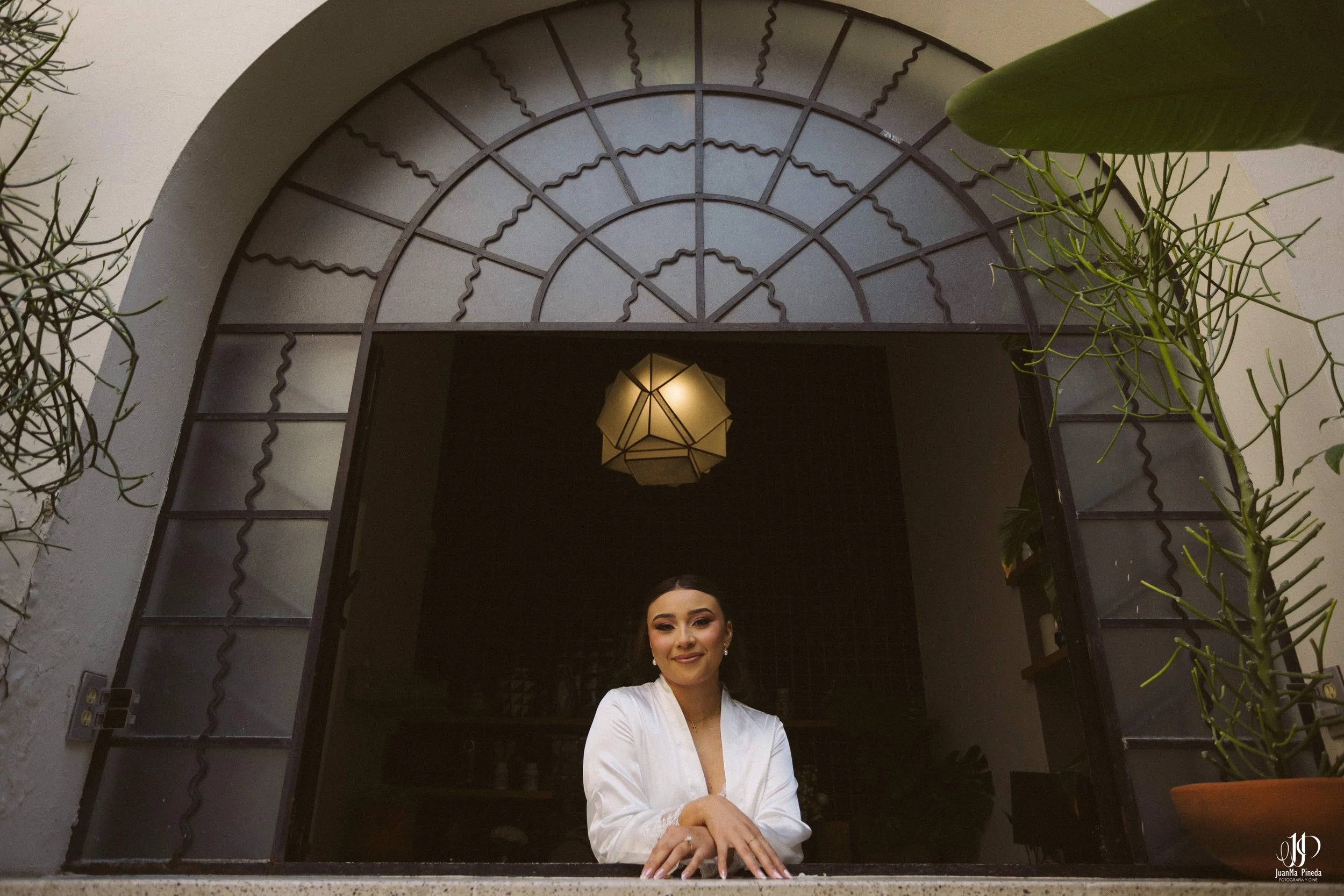 Un Amor Eterno entre la Grandeza del Templo Expiatorio y la Elegancia de Hacienda Concepción Eventos