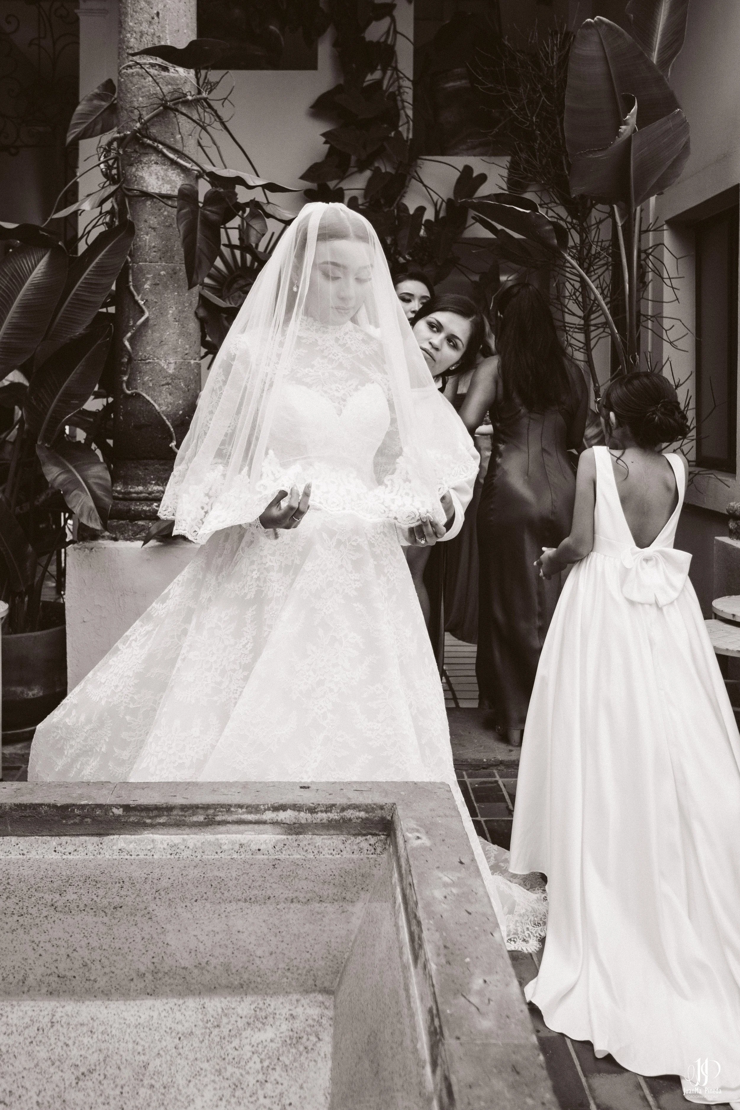 Un Amor Eterno entre la Grandeza del Templo Expiatorio y la Elegancia de Hacienda Concepción Eventos