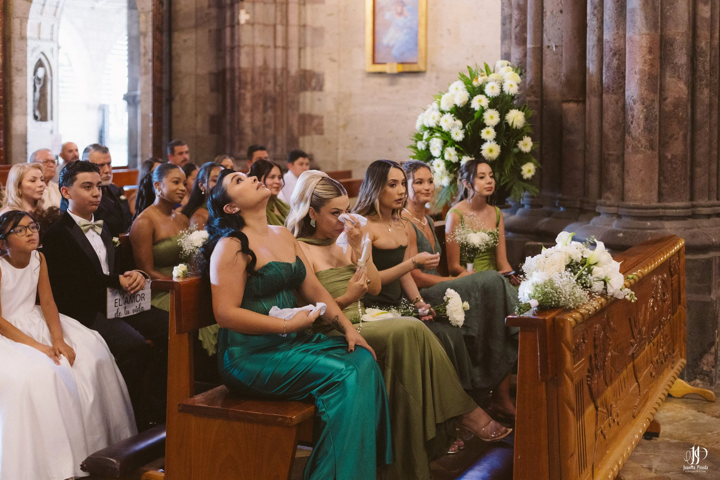 Un Amor Eterno entre la Grandeza del Templo Expiatorio y la Elegancia de Hacienda Concepción Eventos