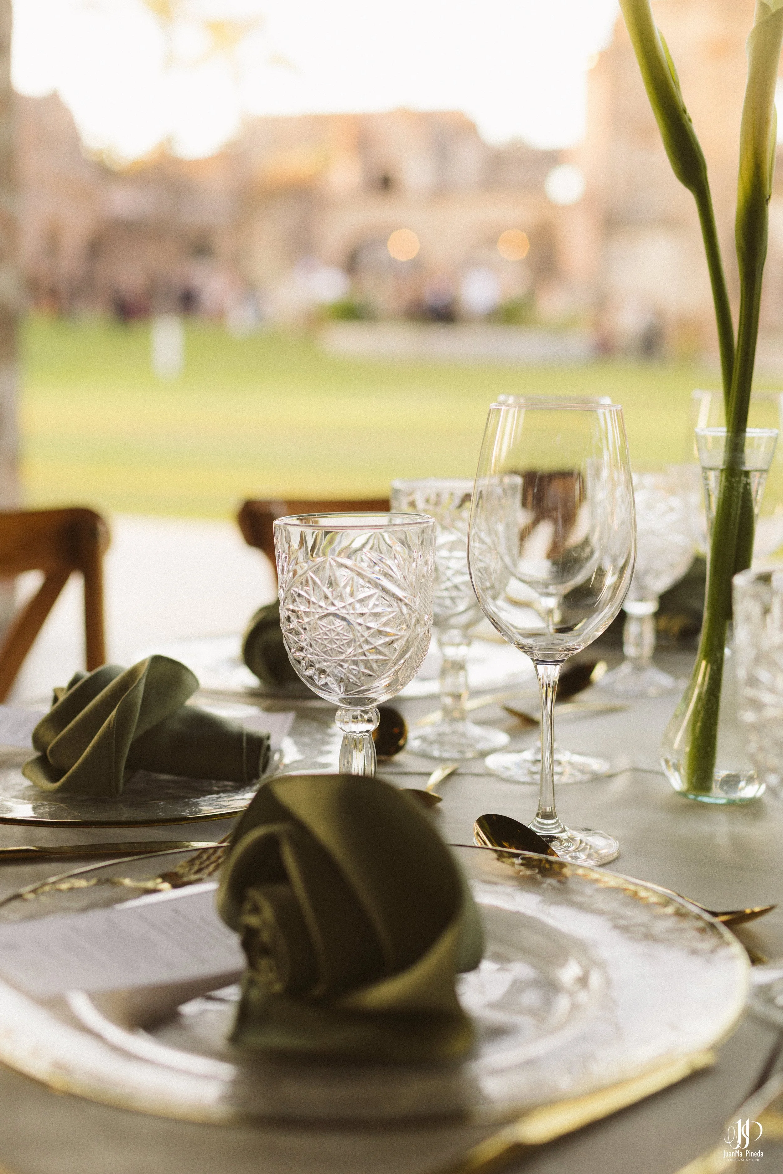 Un Amor Eterno entre la Grandeza del Templo Expiatorio y la Elegancia de Hacienda Concepción Eventos