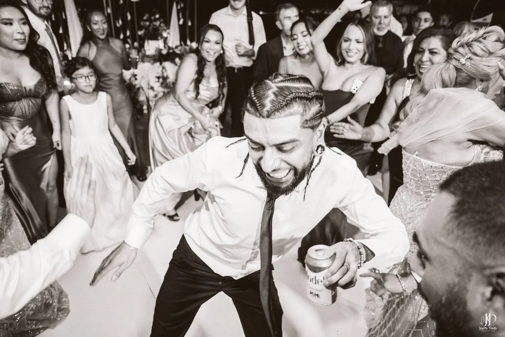 Un Amor Eterno entre la Grandeza del Templo Expiatorio y la Elegancia de Hacienda Concepción Eventos