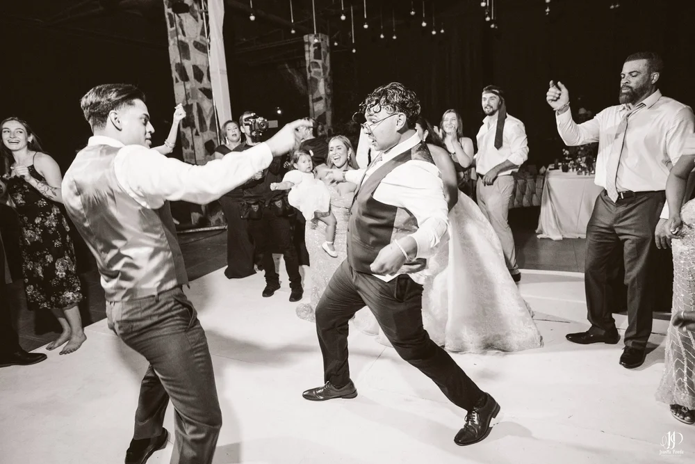 Un Amor Eterno entre la Grandeza del Templo Expiatorio y la Elegancia de Hacienda Concepción Eventos