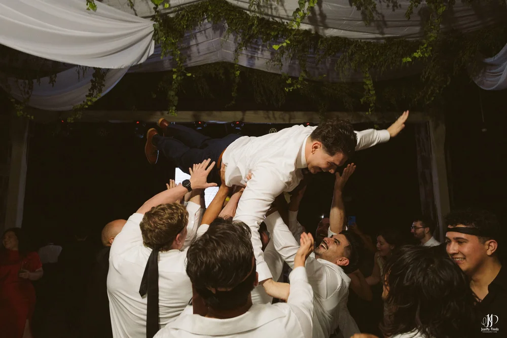 Un Amor Eterno entre la Grandeza del Templo Expiatorio y la Elegancia de Hacienda Concepción Eventos