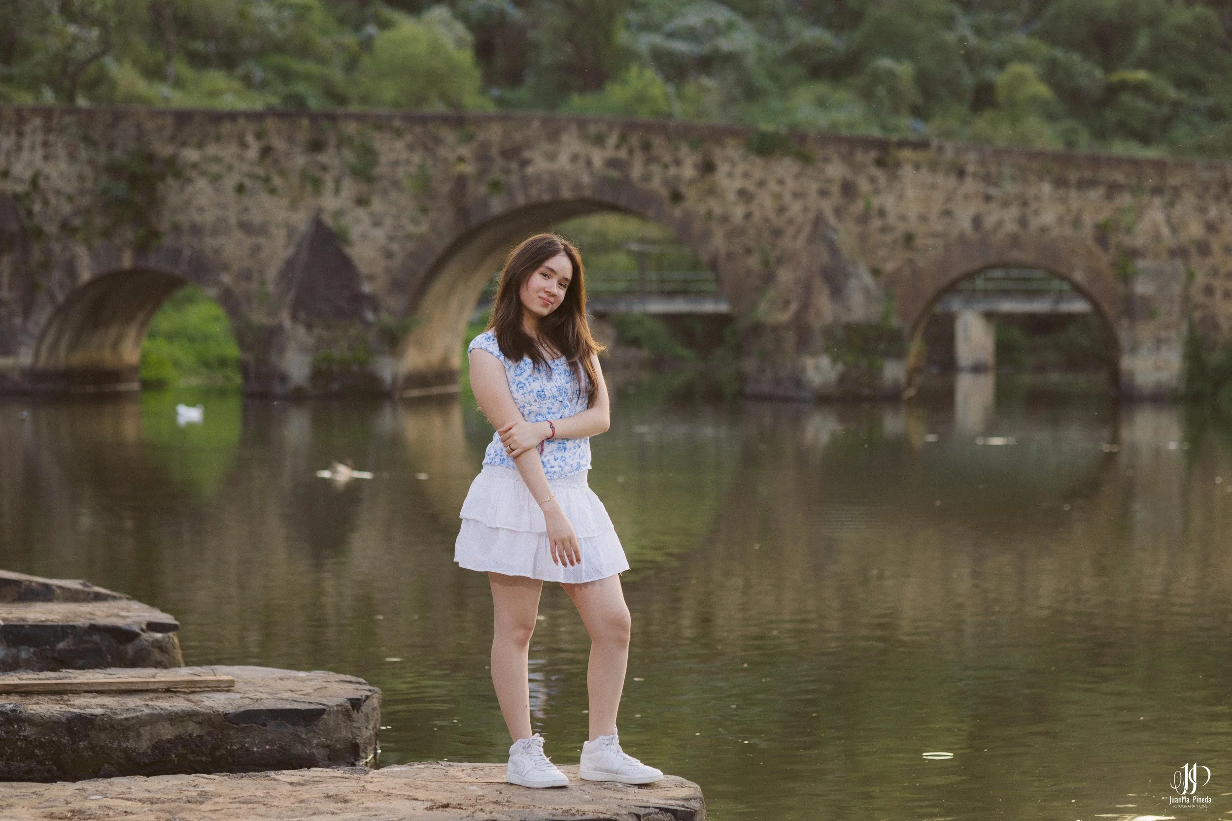 Sesión Fotográfica de Quinceañera en el Parque Bicentenario Puente de Calderón, Zapotlanejo, Jalisco – Imágenes Inolvidables y Elegantes