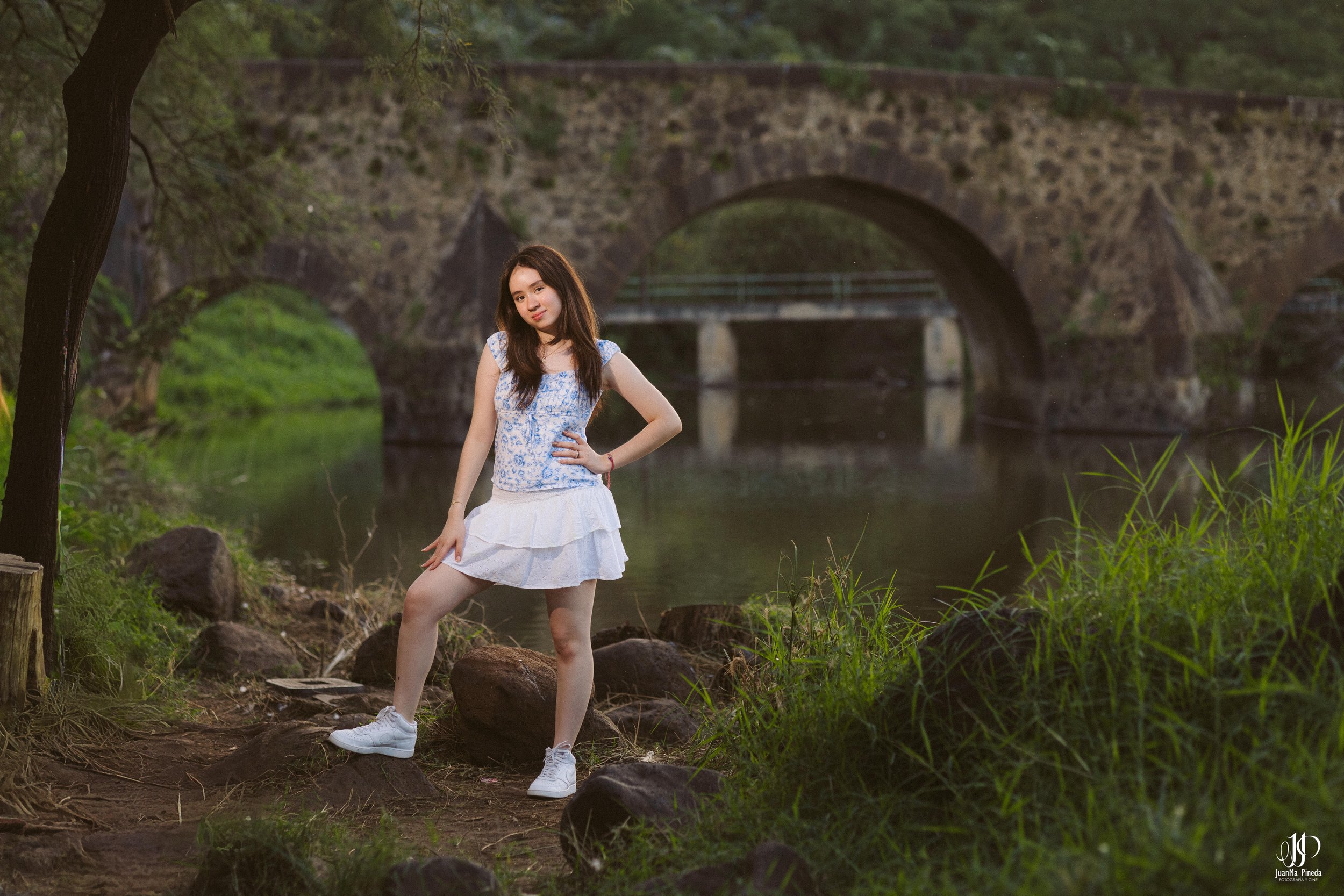 Sesión Fotográfica de Quinceañera en el Parque Bicentenario Puente de Calderón, Zapotlanejo, Jalisco – Imágenes Inolvidables y Elegantes
