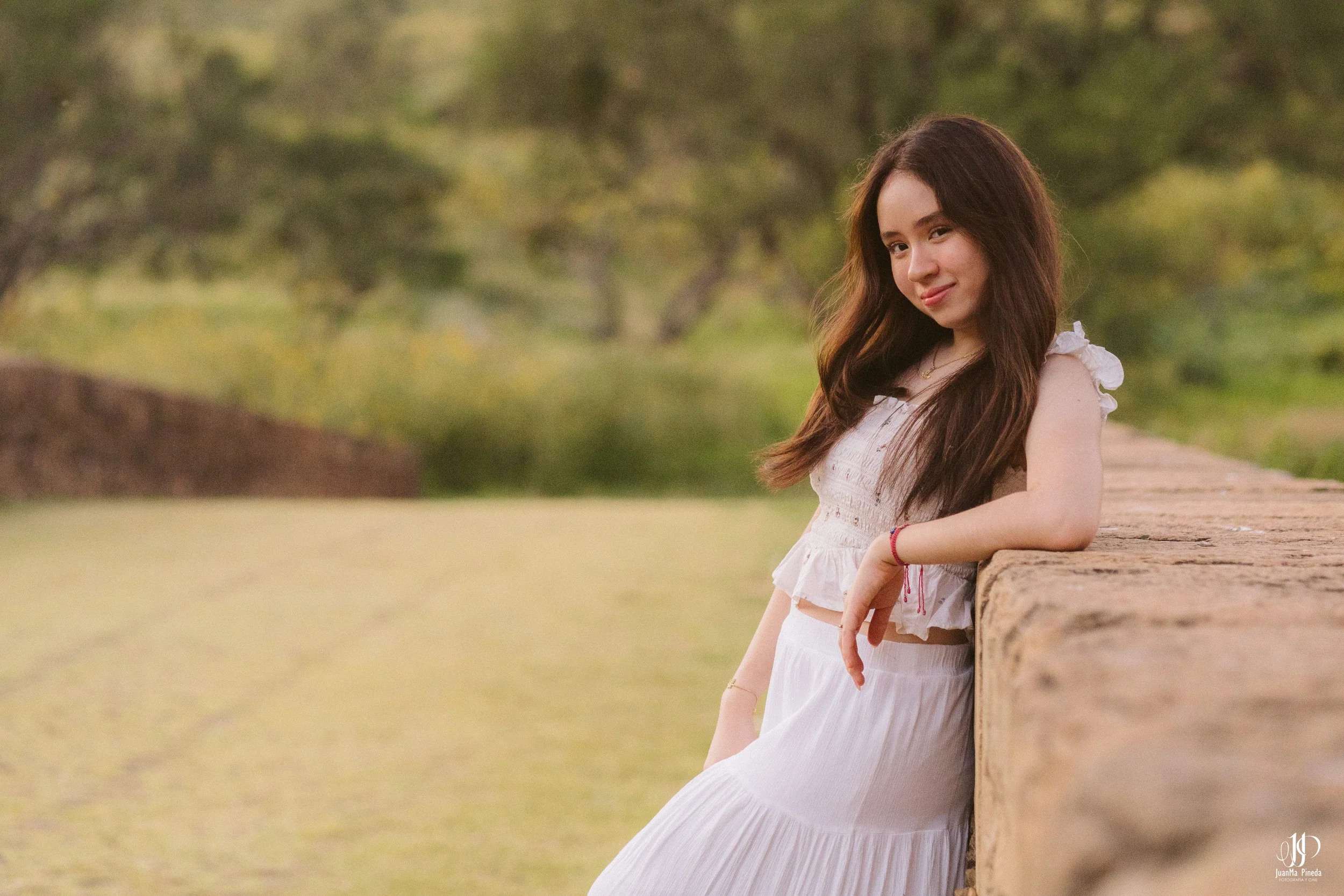 Sesión Fotográfica de Quinceañera en el Parque Bicentenario Puente de Calderón, Zapotlanejo, Jalisco – Imágenes Inolvidables y Elegantes