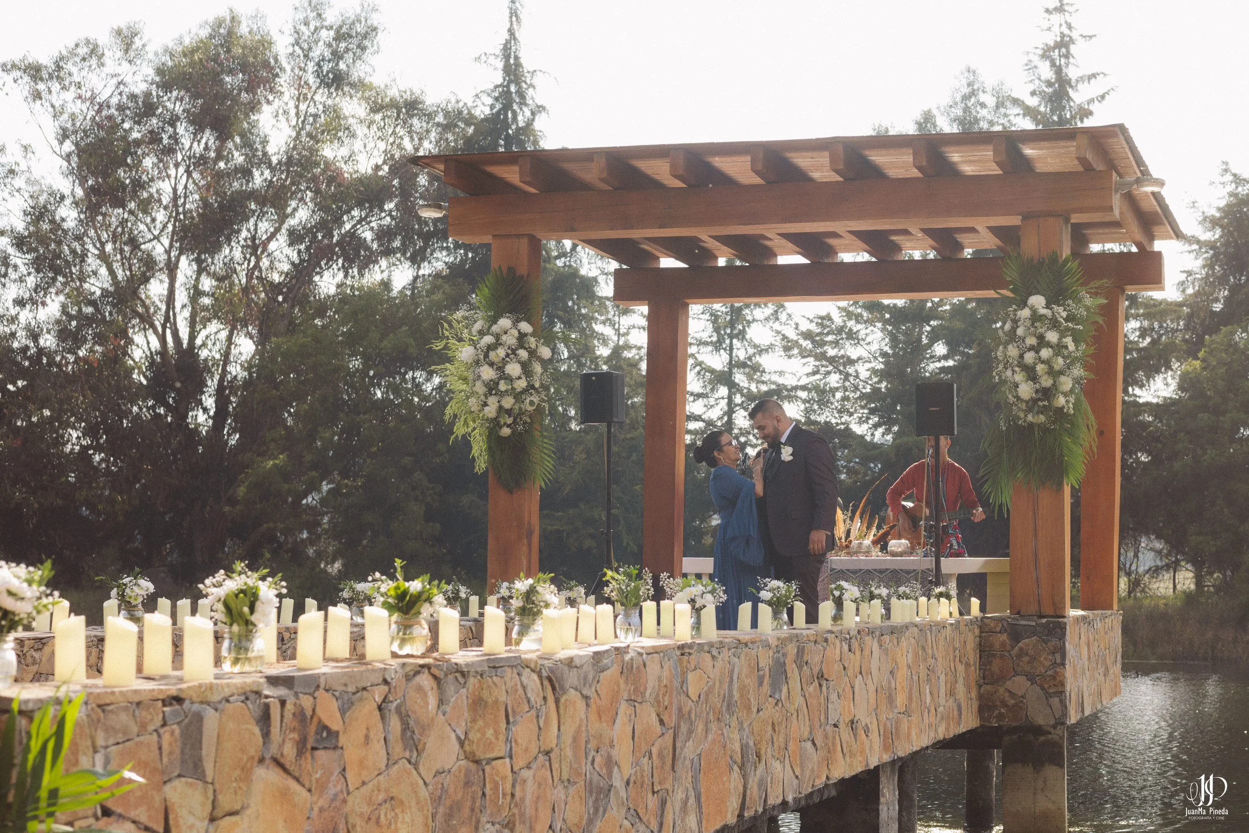 Fotos de Ceremonia Religiosa de Boda en Cabañas Sierra del Tecuán (Tapalpa, Jal.)