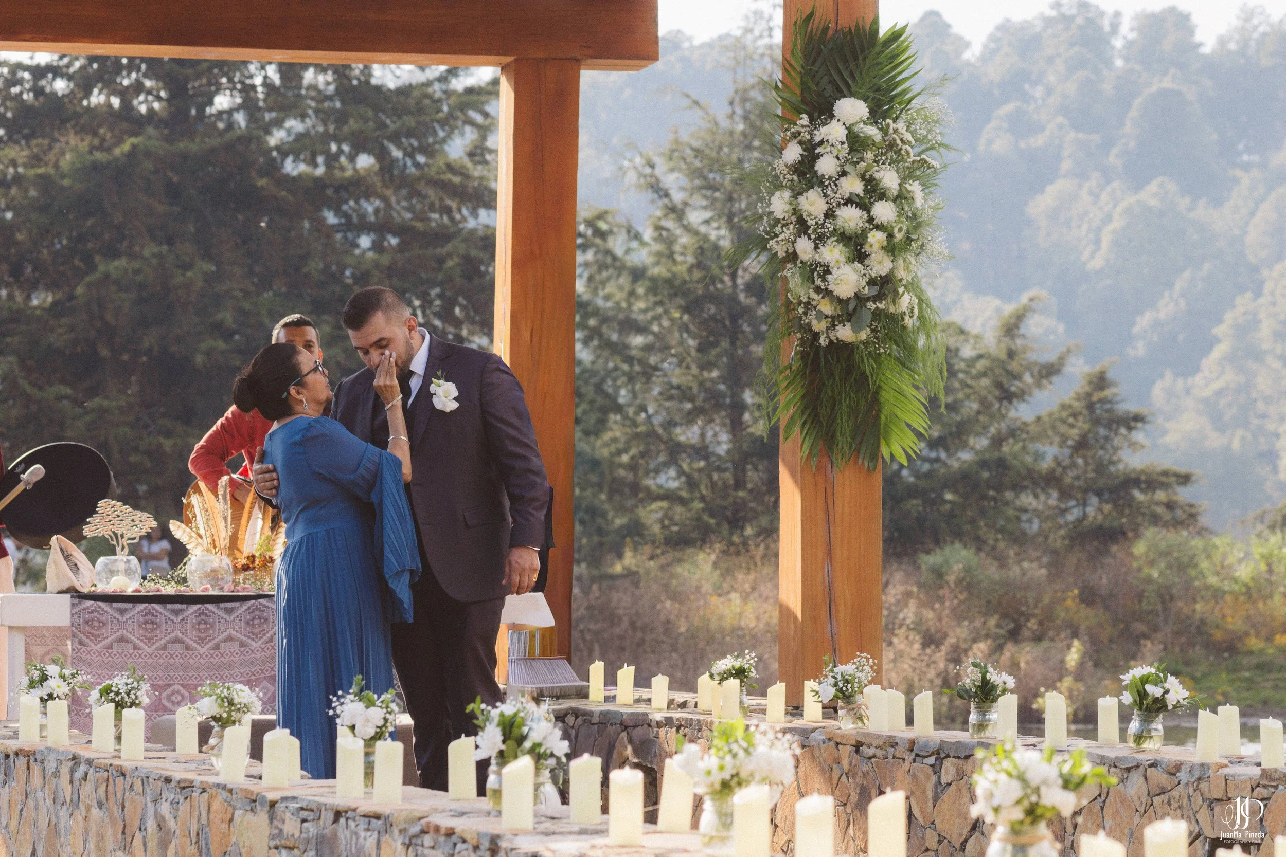 Fotos de Ceremonia Religiosa de Boda en Cabañas Sierra del Tecuán (Tapalpa, Jal.)