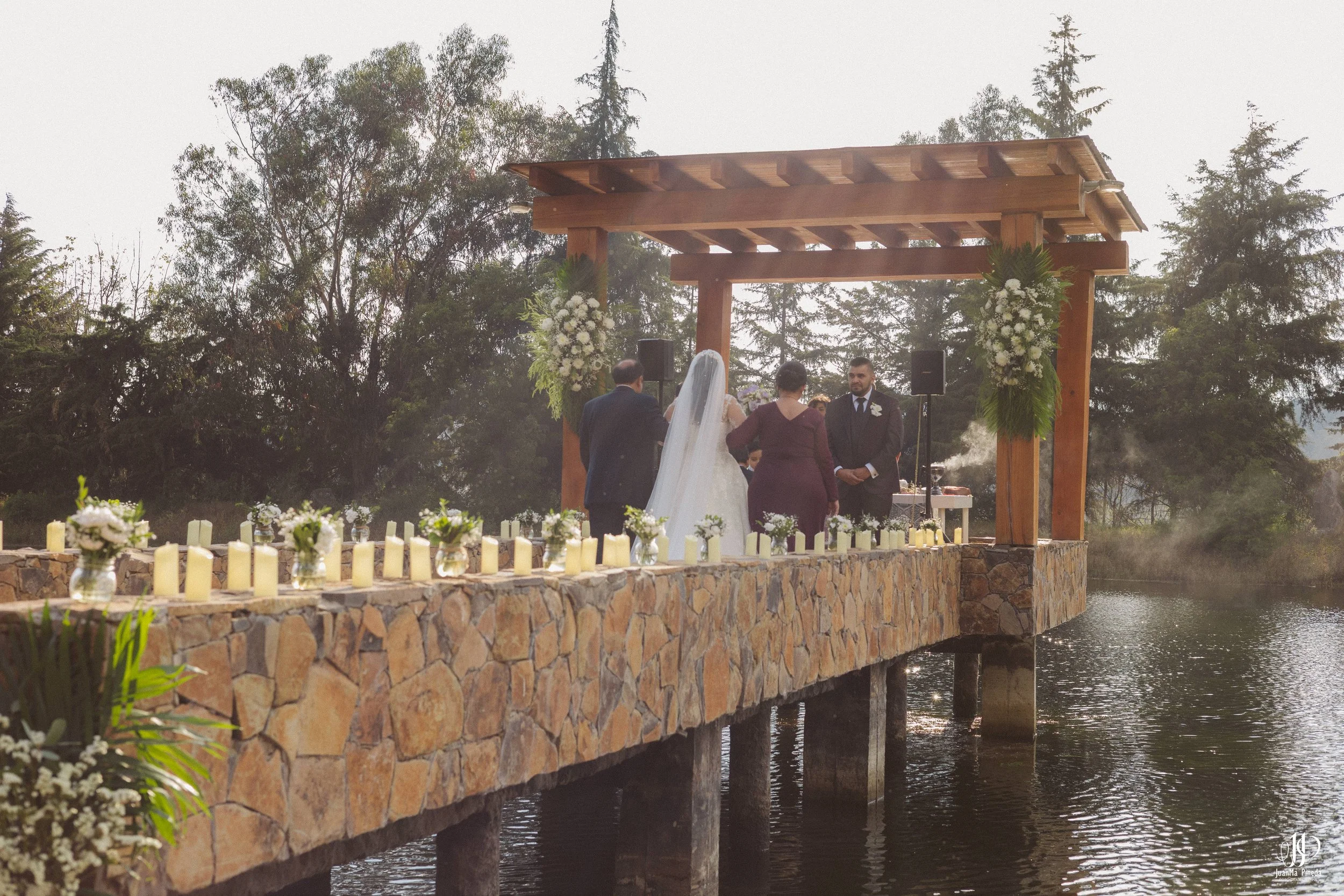 Fotos de Ceremonia Religiosa de Boda en Cabañas Sierra del Tecuán (Tapalpa, Jal.)