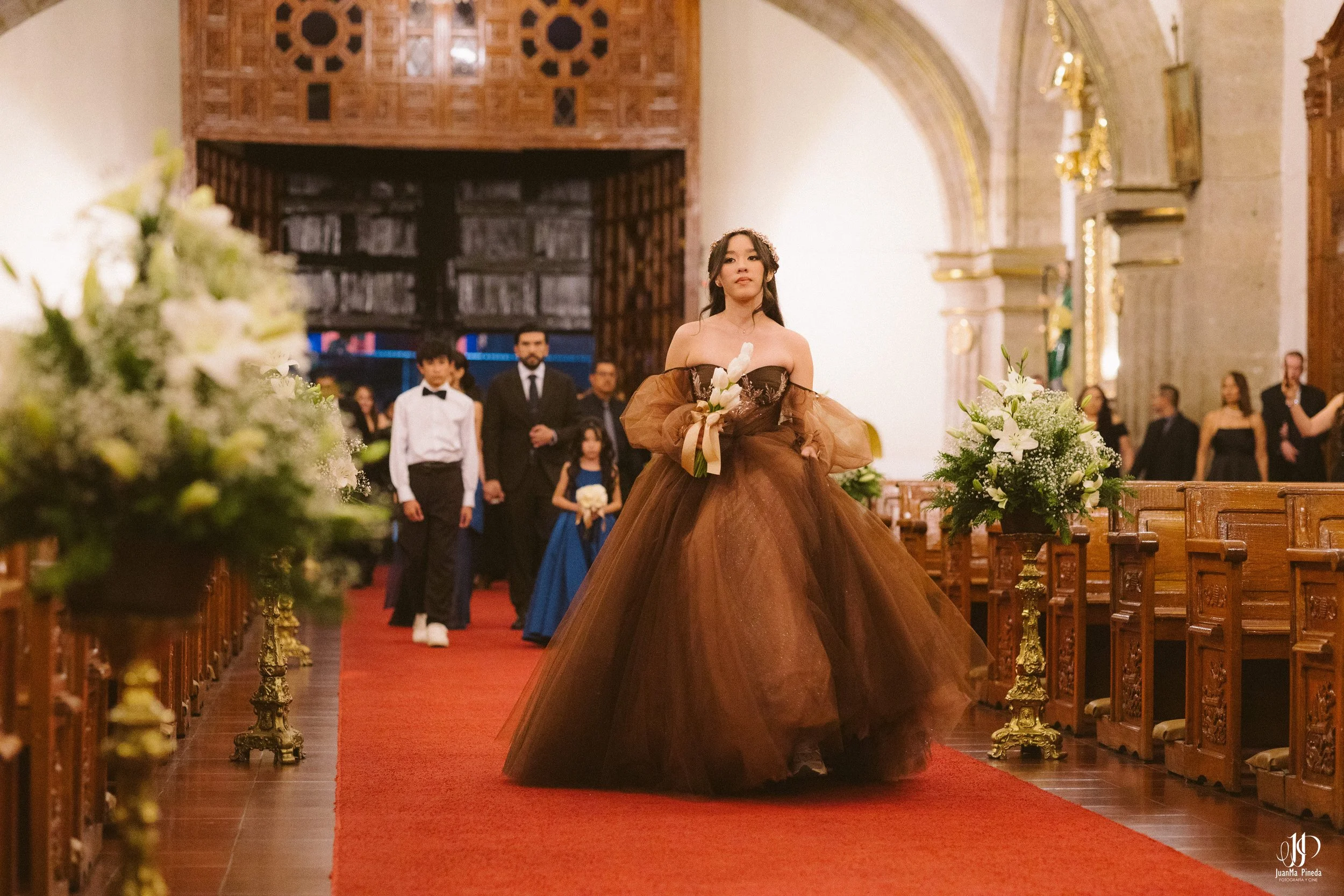 Viaja a la Historia por tus XV Años en Ex-Convento de Santa Teresa: Servicios Premium de Foto y Video en Guadalajara.