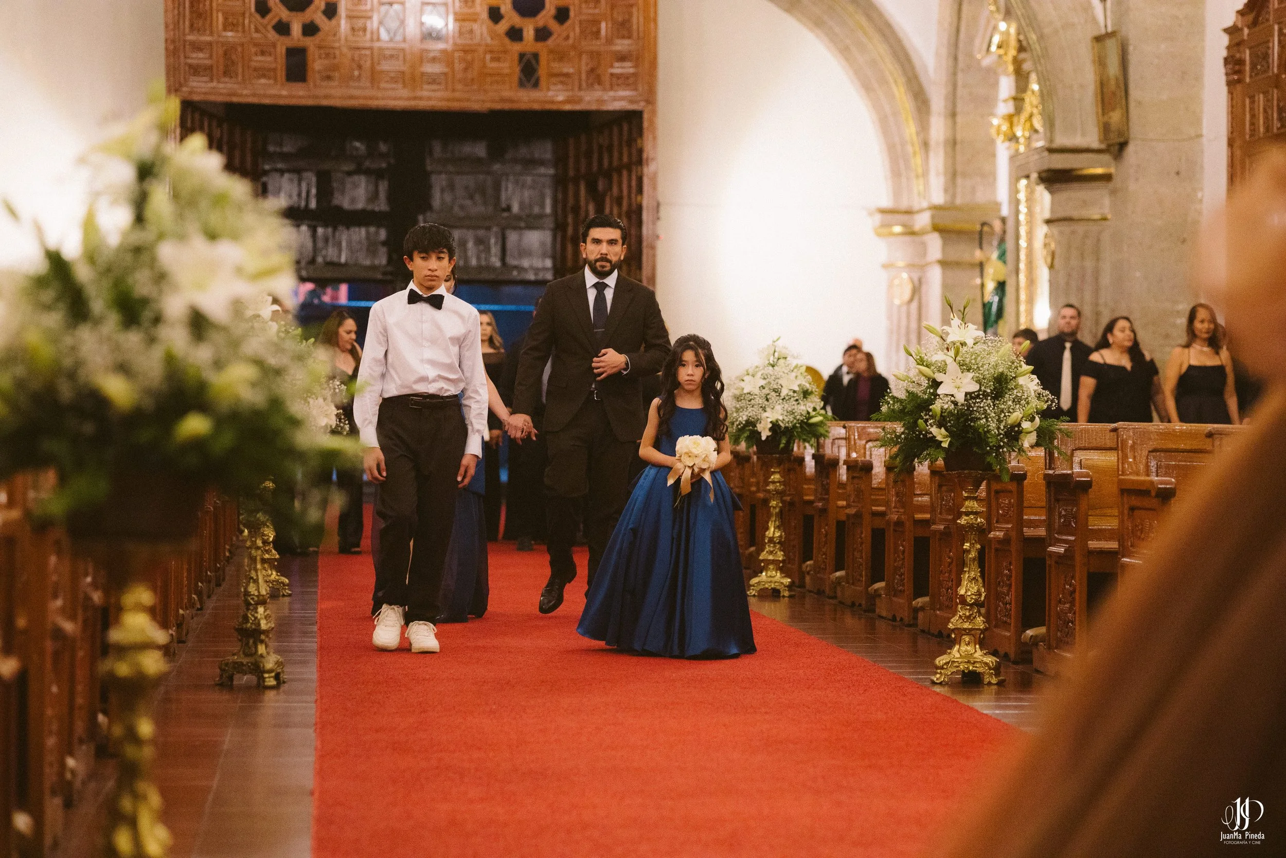 Viaja a la Historia por tus XV Años en Ex-Convento de Santa Teresa: Servicios Premium de Foto y Video en Guadalajara.