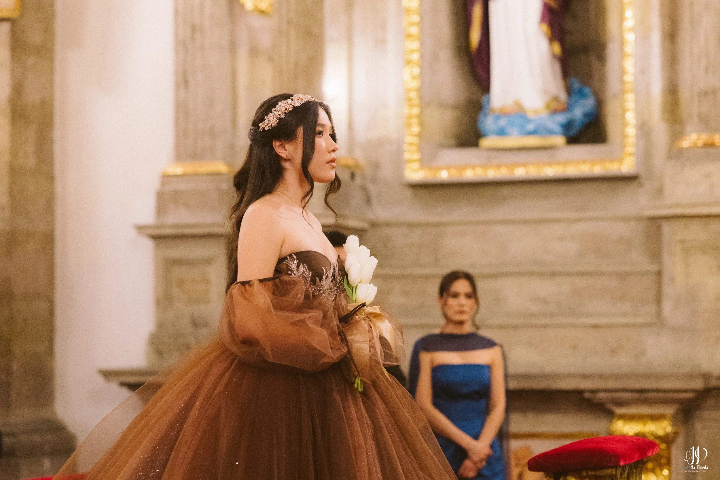 Viaja a la Historia por tus XV Años en Ex-Convento de Santa Teresa: Servicios Premium de Foto y Video en Guadalajara.