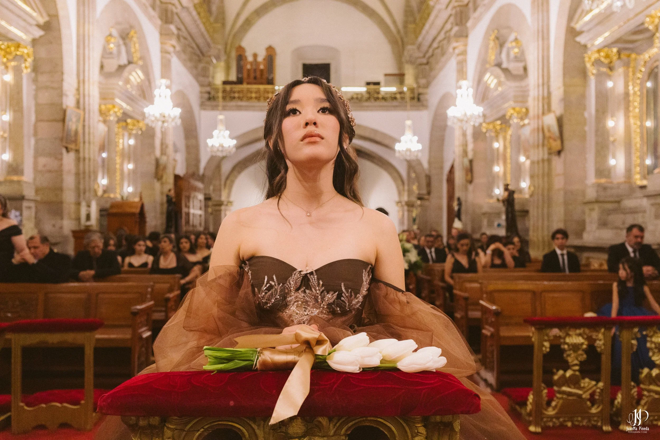 Viaja a la Historia por tus XV Años en Ex-Convento de Santa Teresa: Servicios Premium de Foto y Video en Guadalajara.