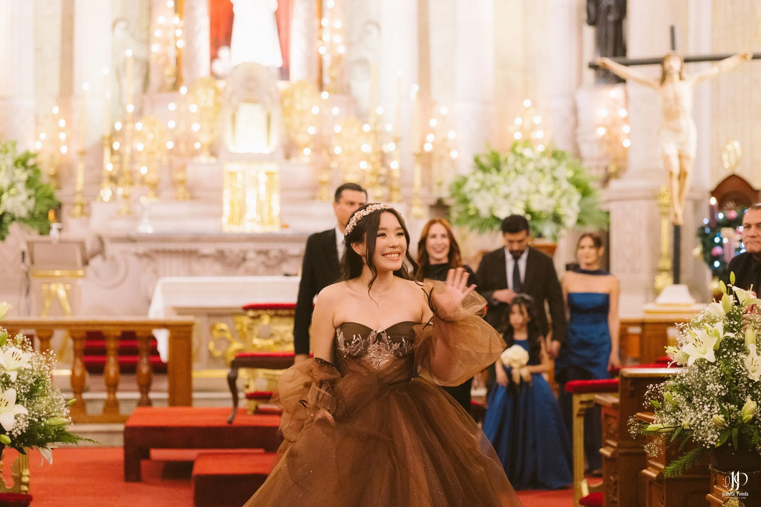 Viaja a la Historia por tus XV Años en Ex-Convento de Santa Teresa: Servicios Premium de Foto y Video en Guadalajara.