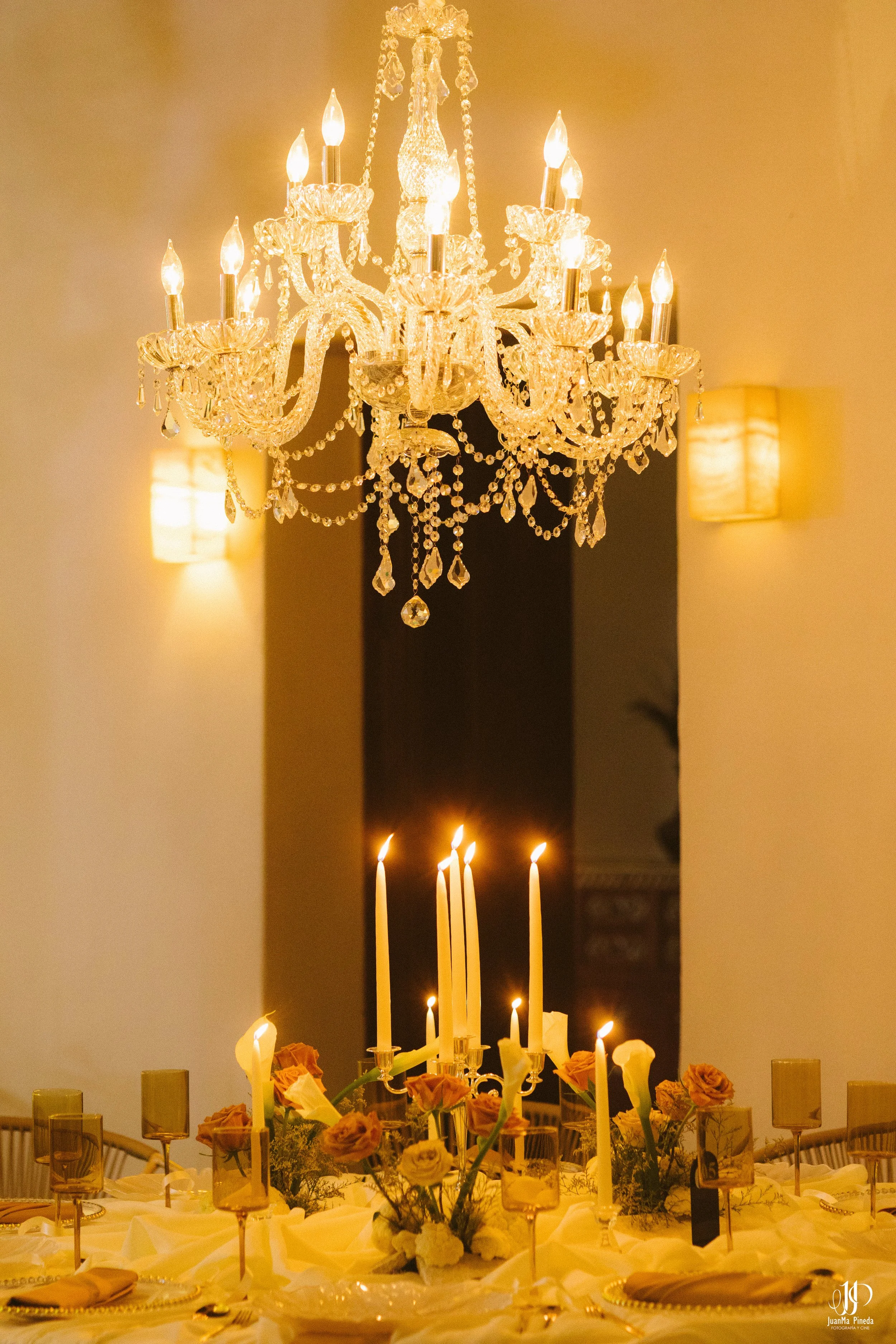 Viaja a la Historia por tus XV Años en Ex-Convento de Santa Teresa: Servicios Premium de Foto y Video en Guadalajara.