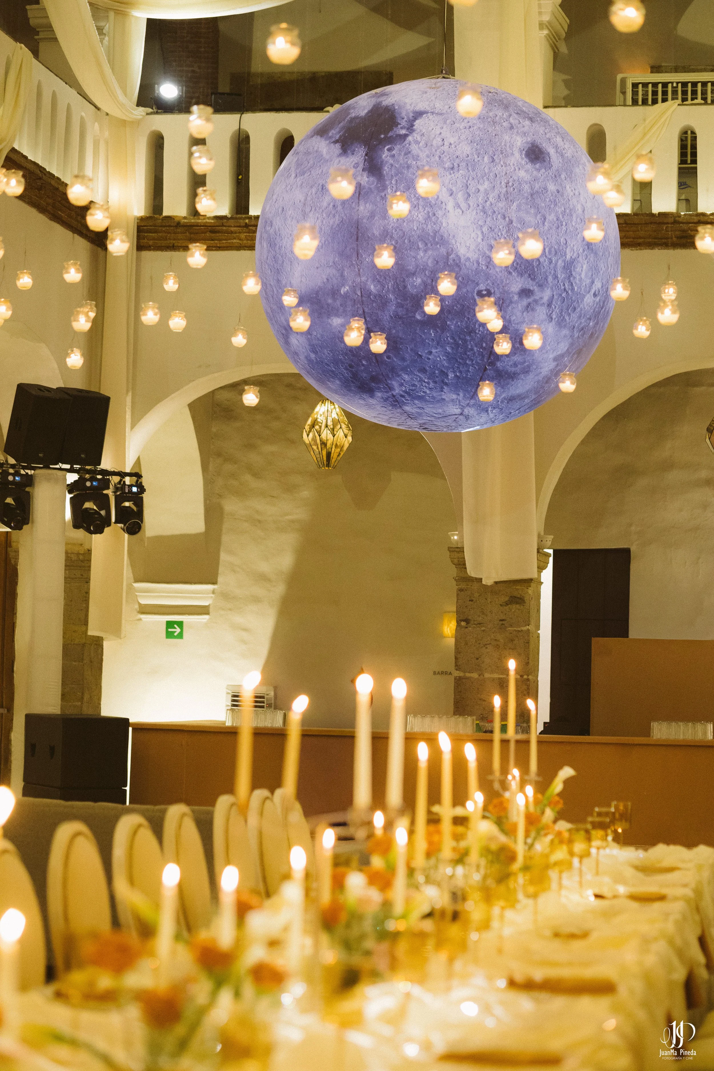 Viaja a la Historia por tus XV Años en Ex-Convento de Santa Teresa: Servicios Premium de Foto y Video en Guadalajara.