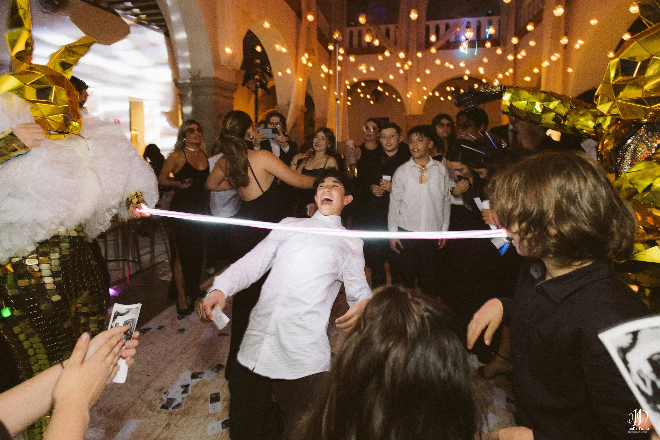 Viaja a la Historia por tus XV Años en Ex-Convento de Santa Teresa: Servicios Premium de Foto y Video en Guadalajara.