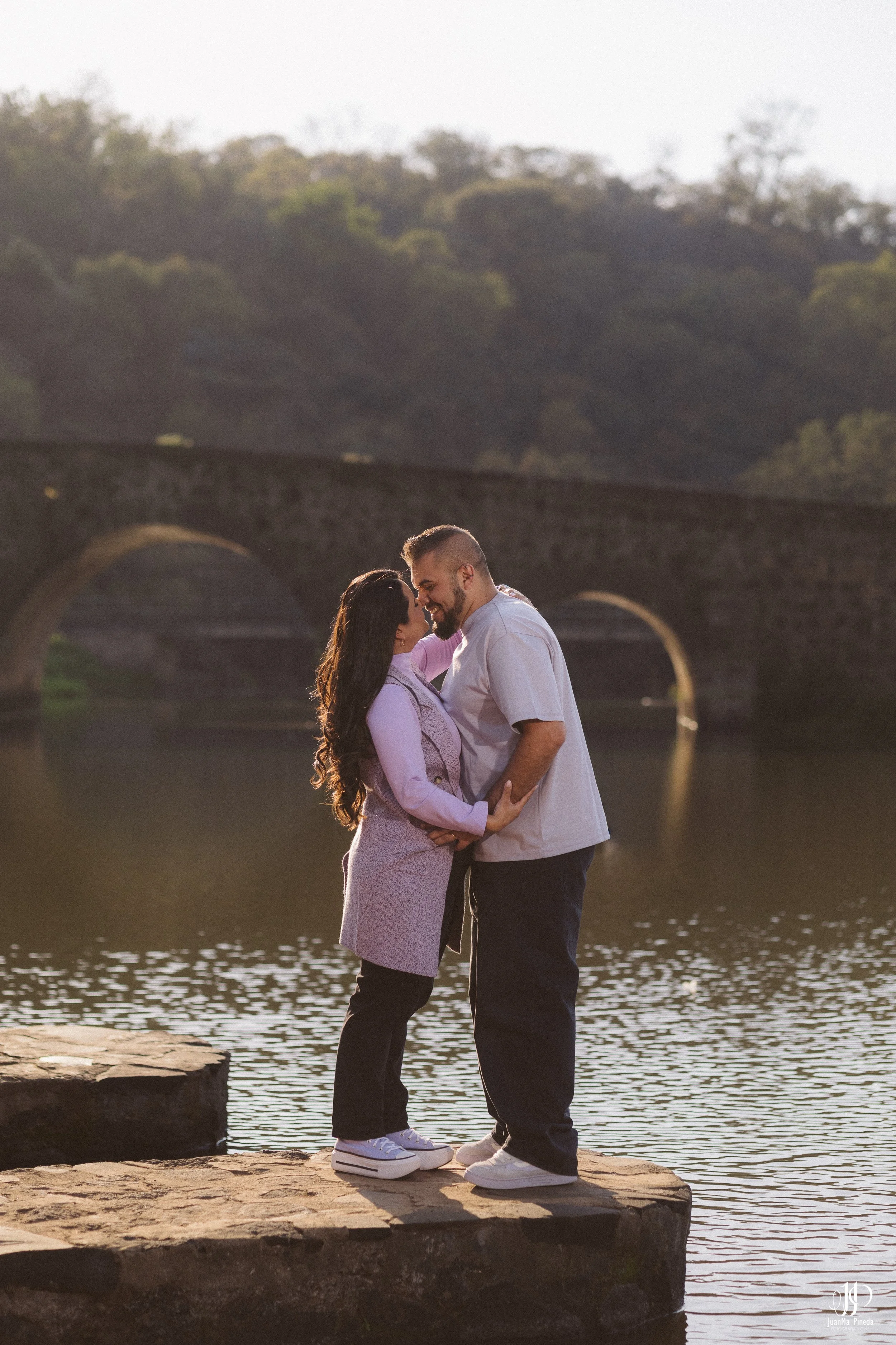 Amor en el puente de la historia 😍💕